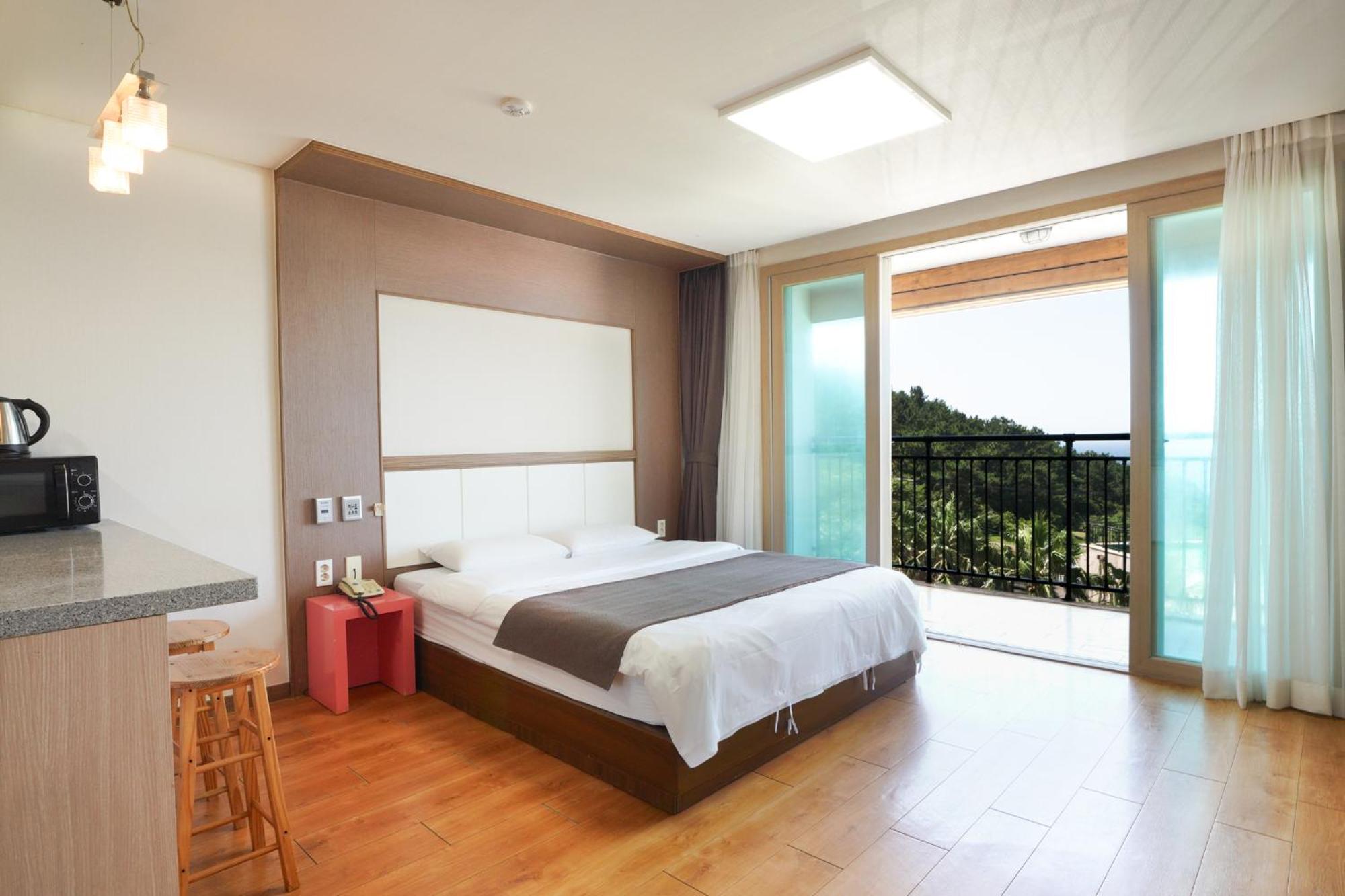 Amoureux Resort