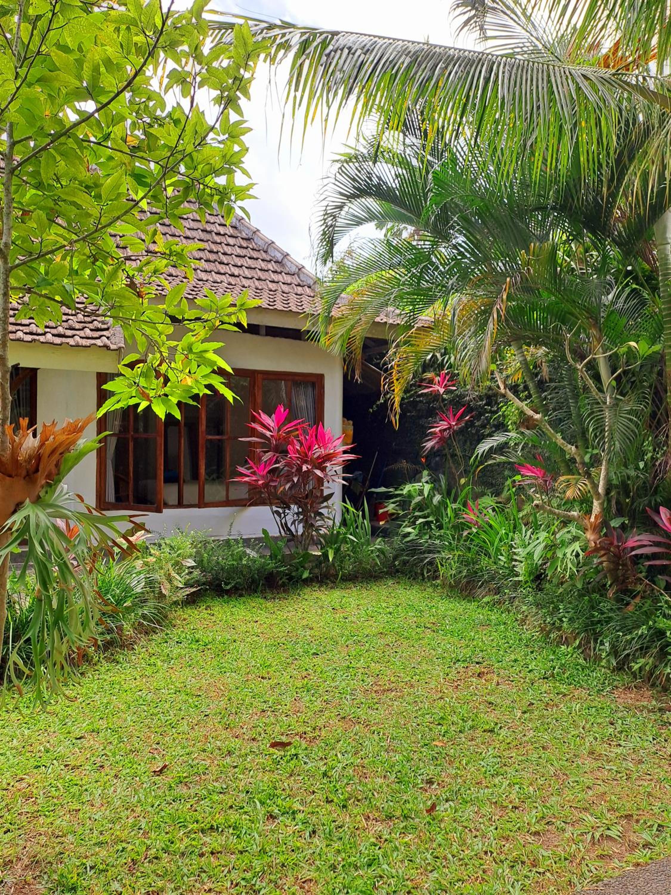 Tropica House 2 minutes from Ubud center view 4