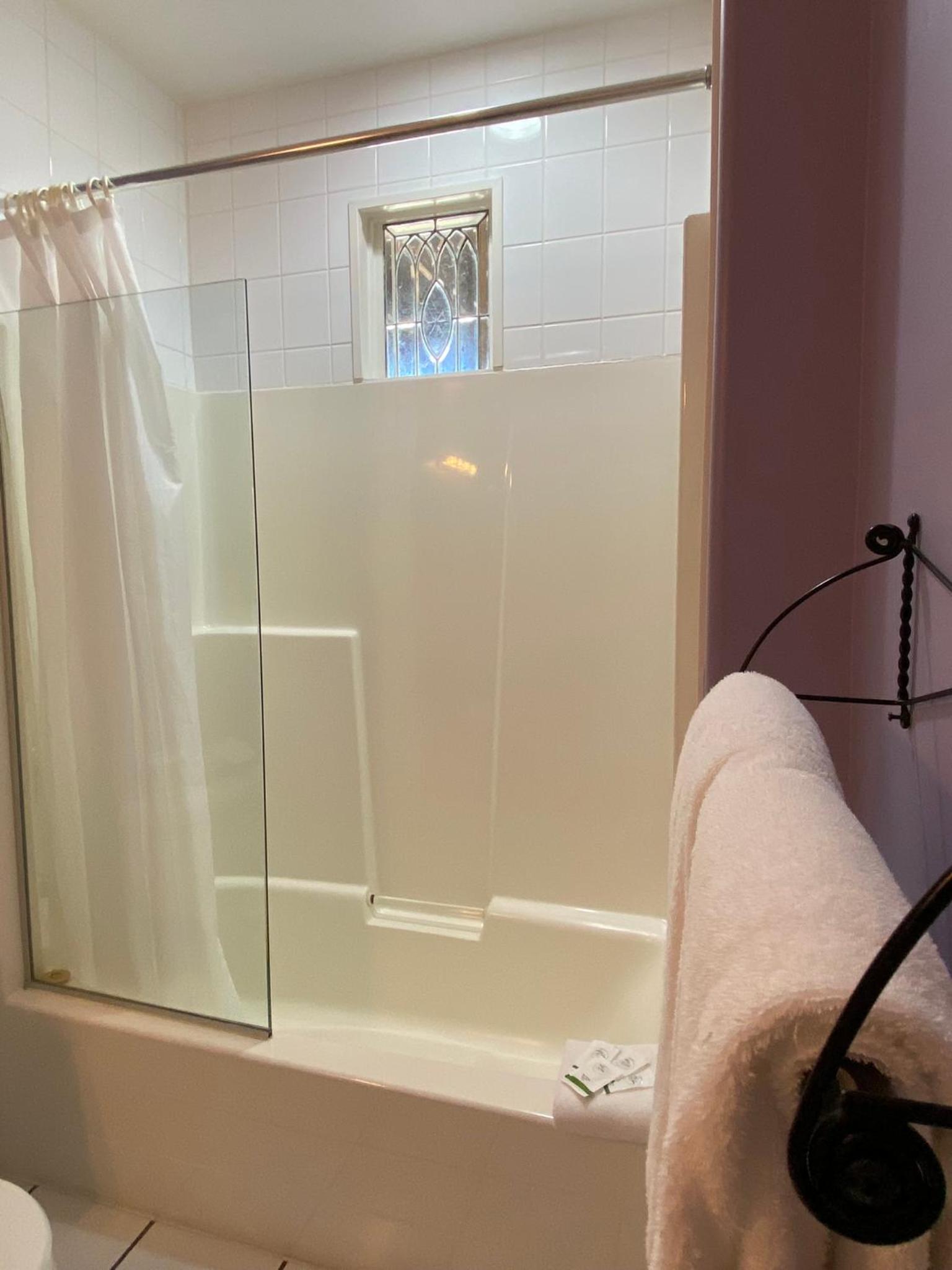 Tofino Vacations - The Inn at Tough City - Property Image 42