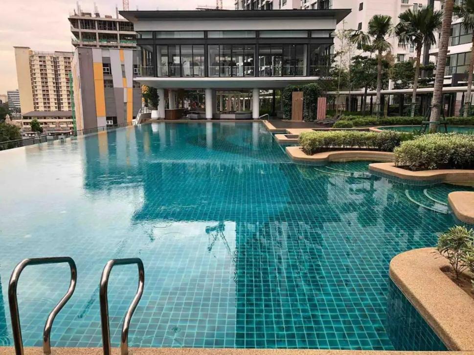 V Residence Suites-27