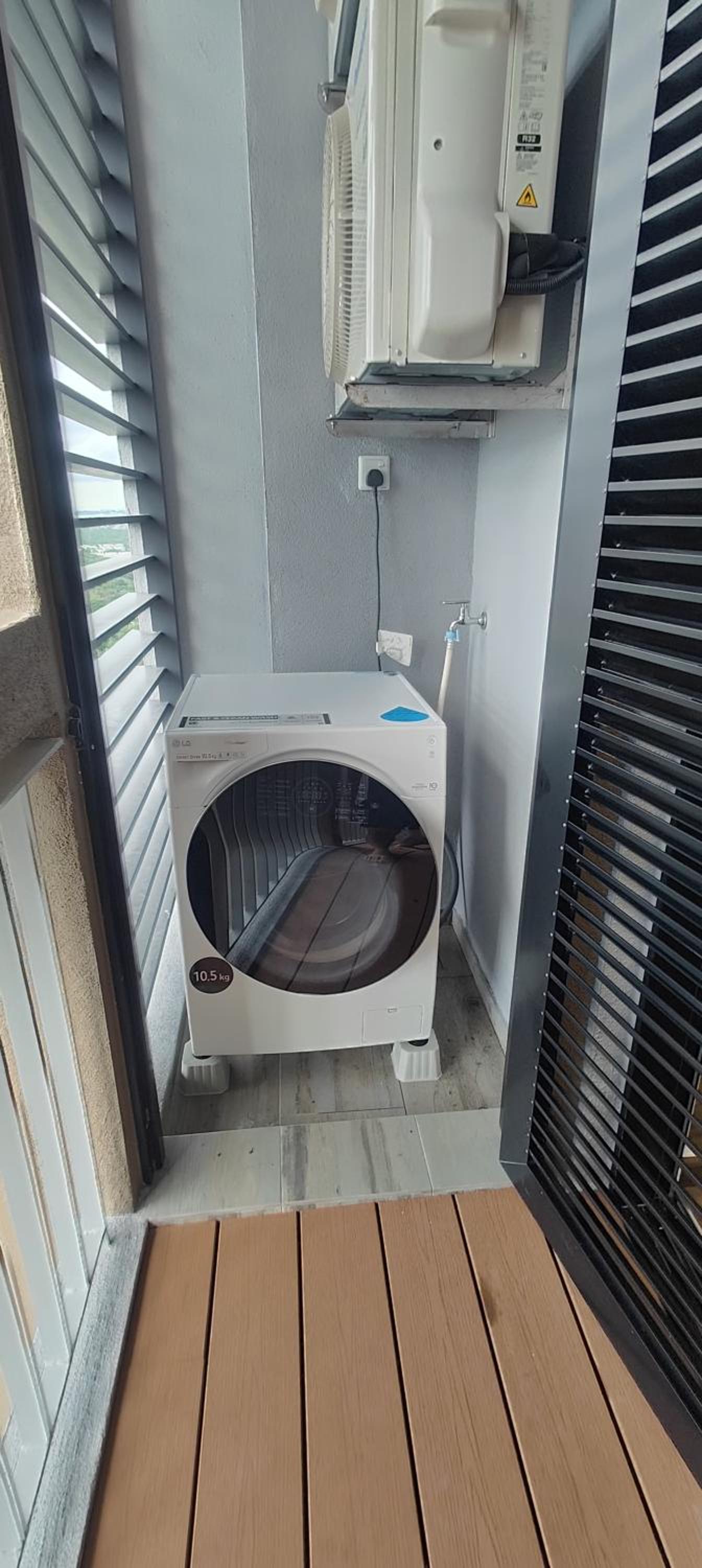 THR1 Cozy Studio with Netflix at SKYTREES Bukit Indah