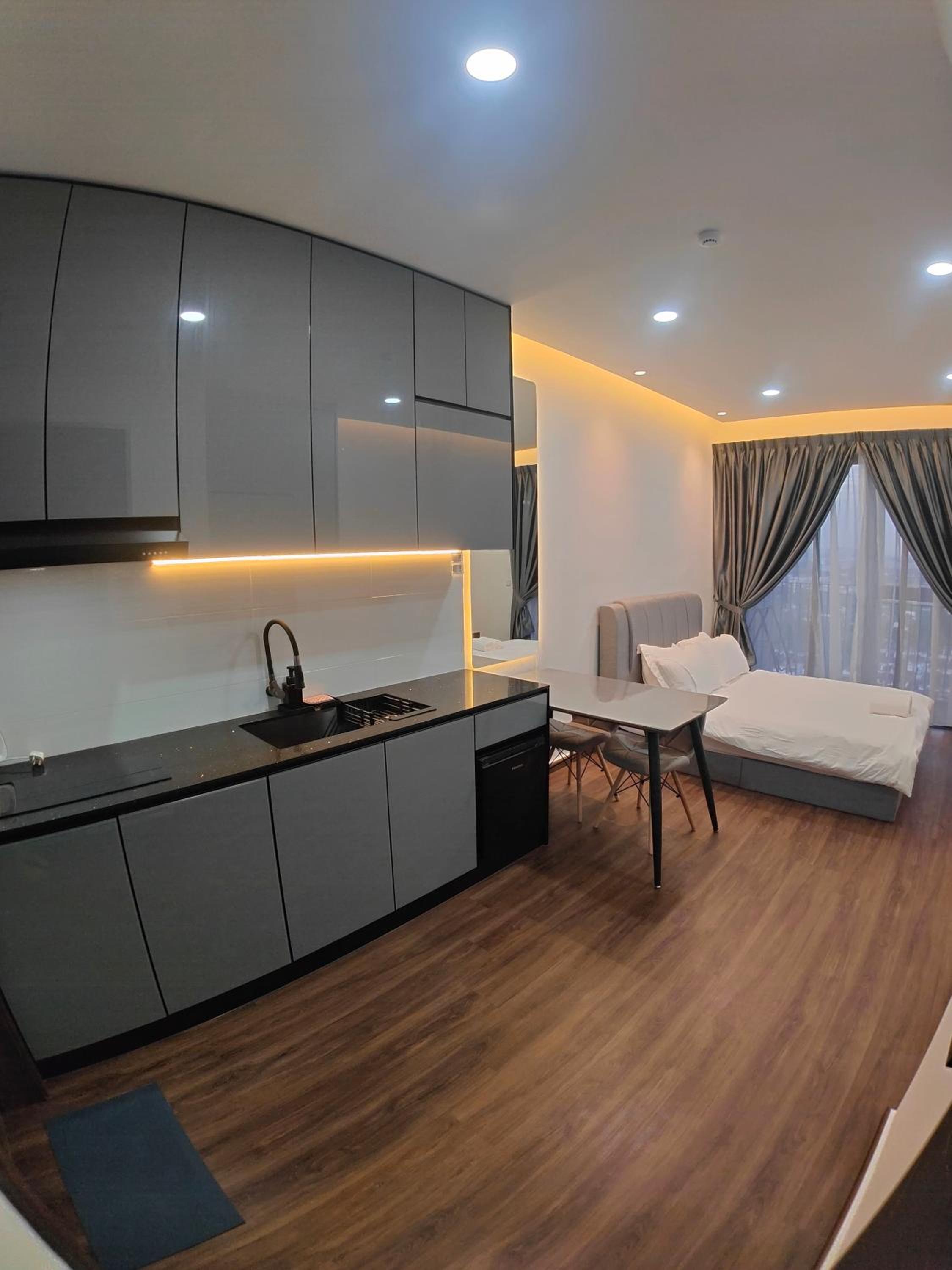 THR1 Cozy Studio with Netflix at SKYTREES Bukit Indah