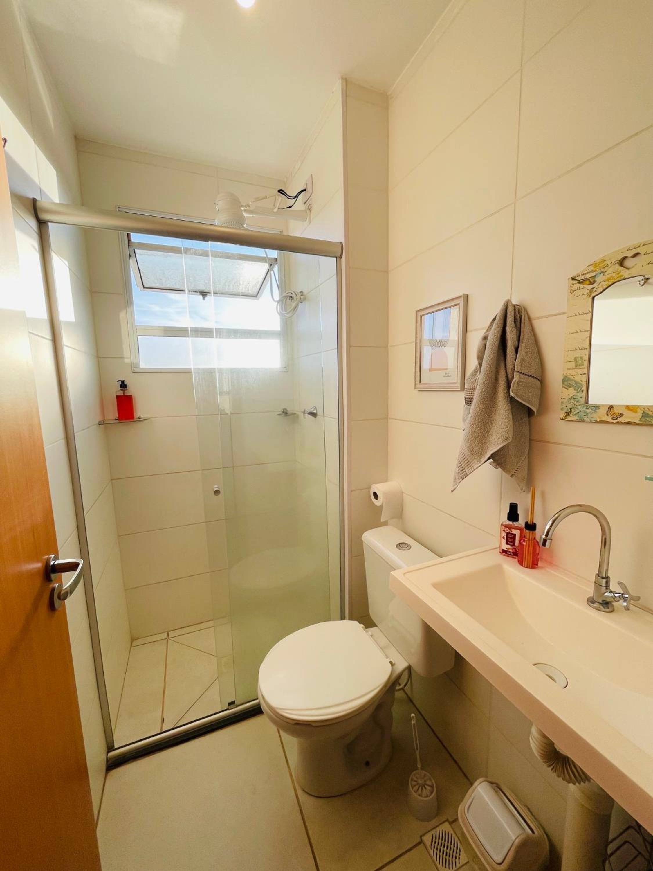 Apartamento no Centro Piscina 2Q c ar e garagem