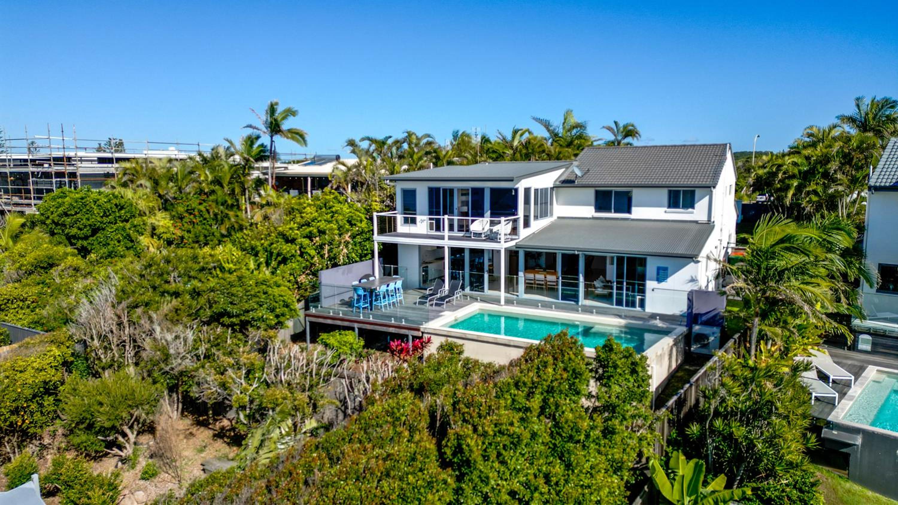 Spectacular Beachside Living, Sunrise Beach