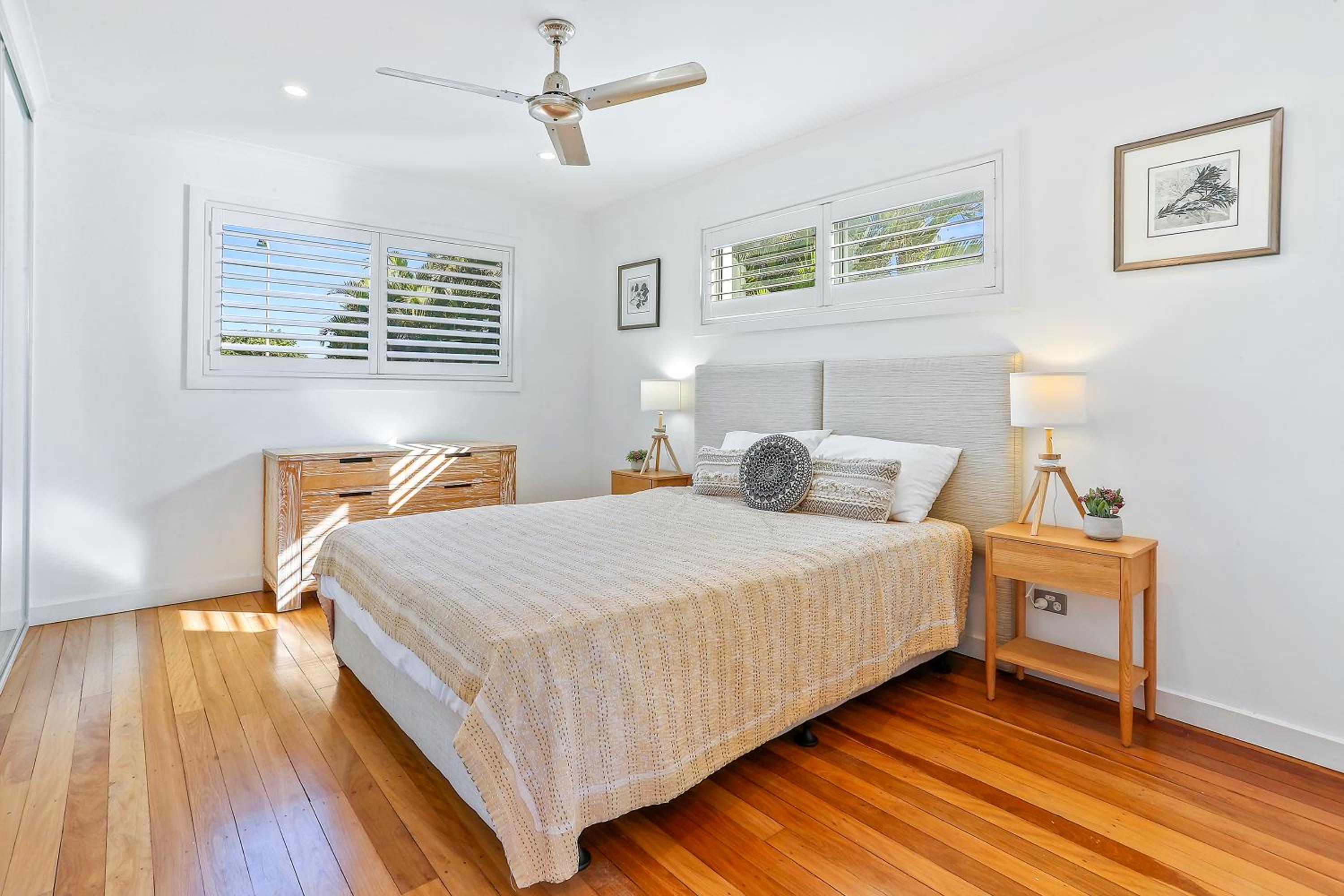 Spectacular Beachside Living, Sunrise Beach