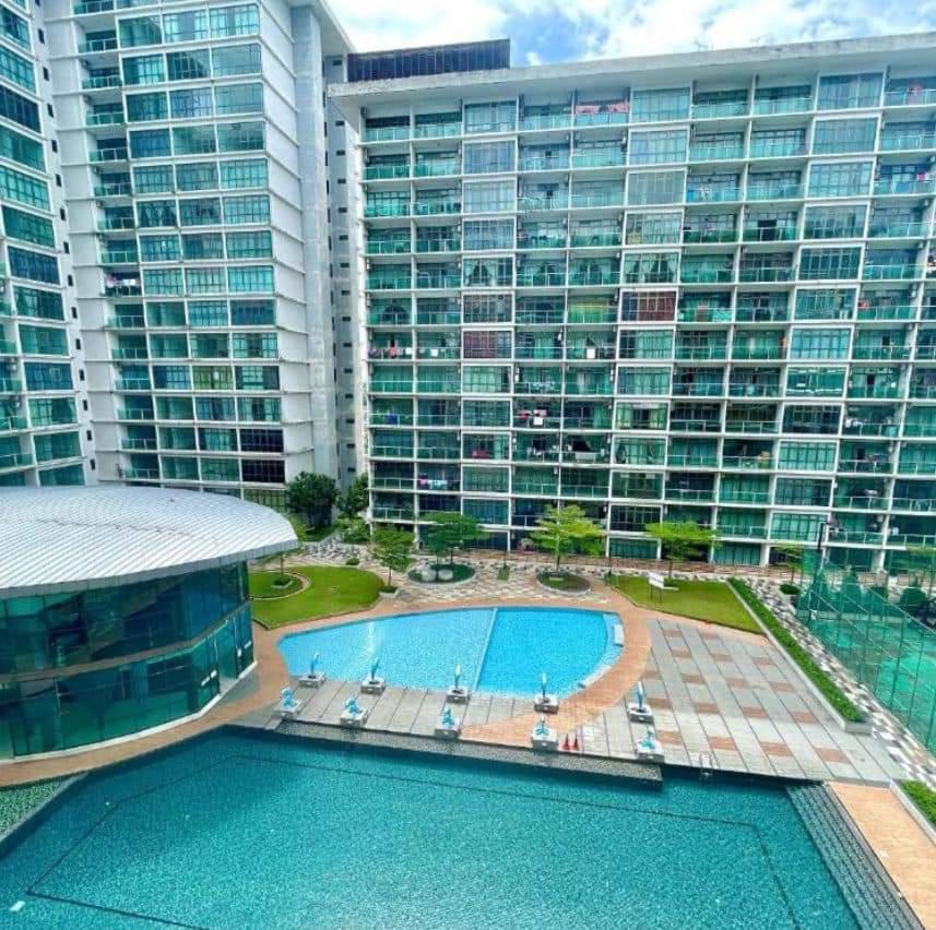 PALAZIO CONDO (MOUNT AUSTIN)