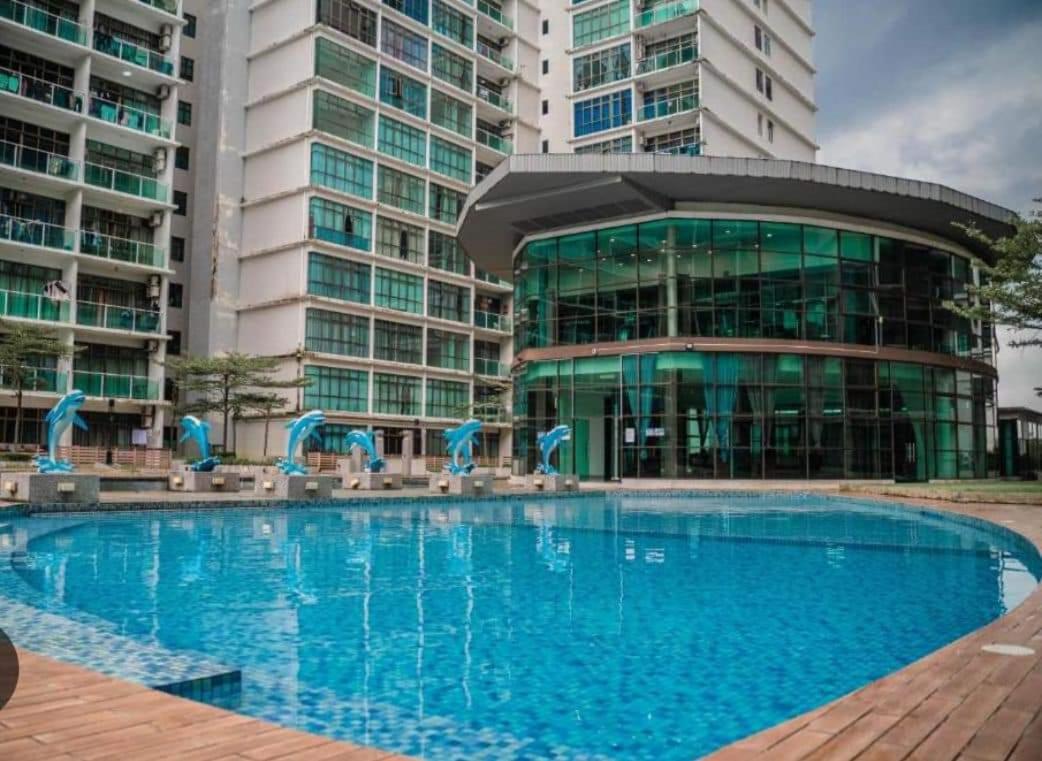 PALAZIO CONDO (MOUNT AUSTIN)