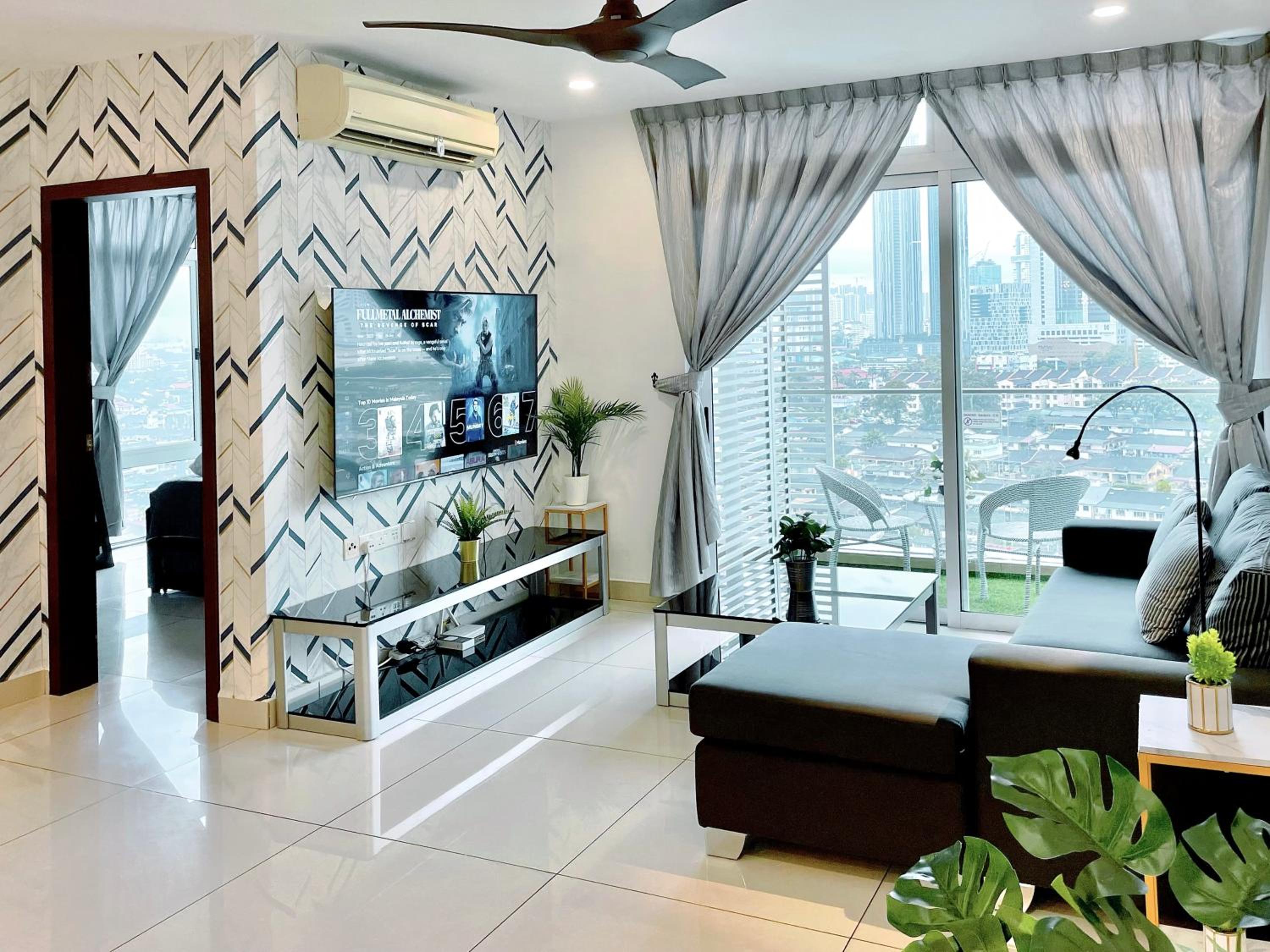 KSL City Mall 7-10pax 2B2B Netflix-SmartTV 65inch