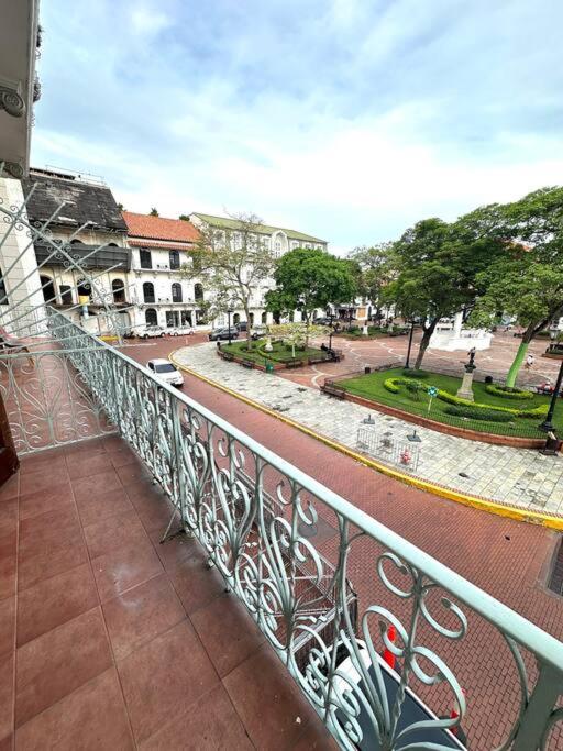 Beautiful Apartment - Main Plaza of Casco Viejo view 4