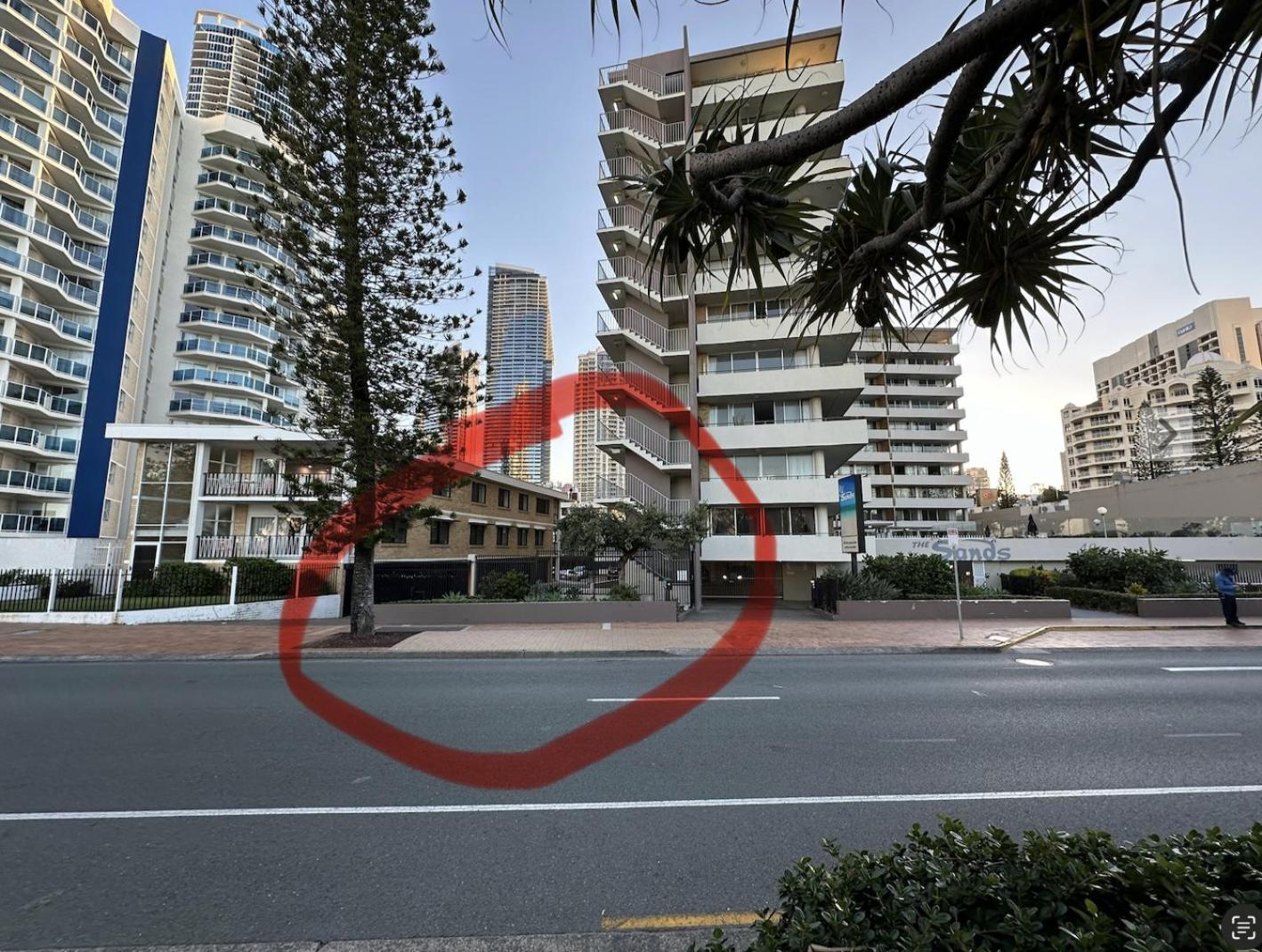 Cozy Central Beachfront Surfers Paradise