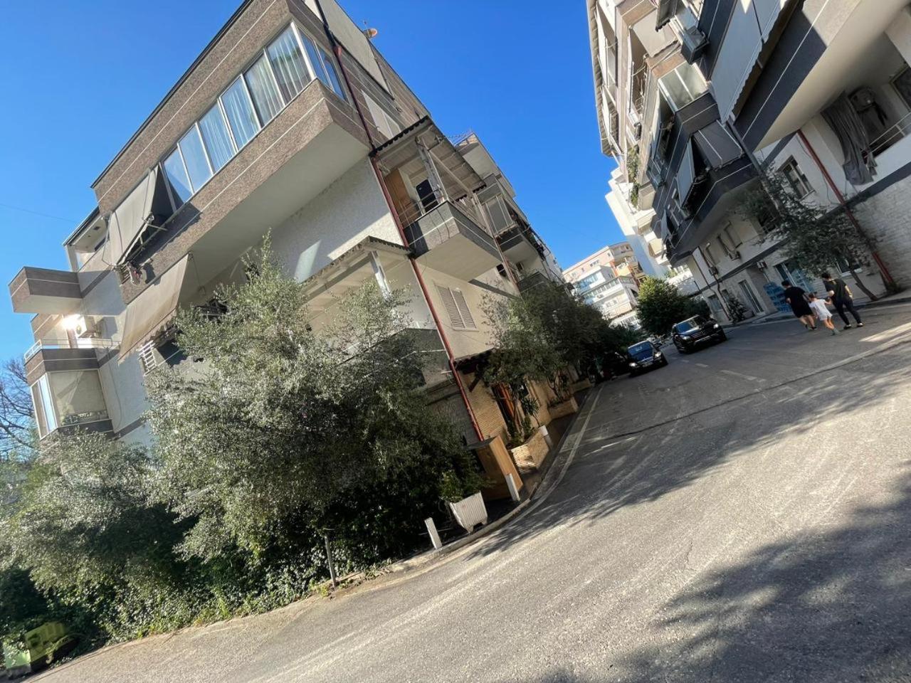 Tirana Perla
