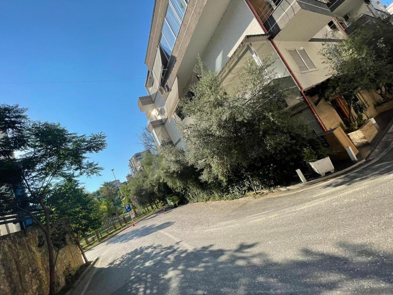 Tirana Perla