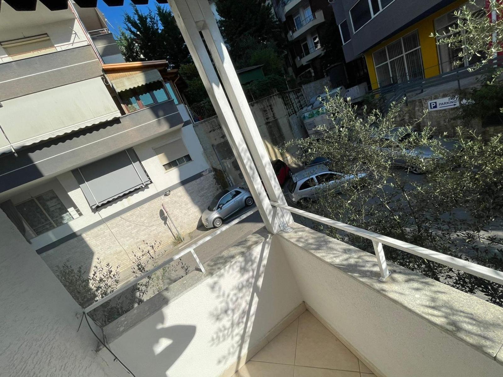 Tirana Perla