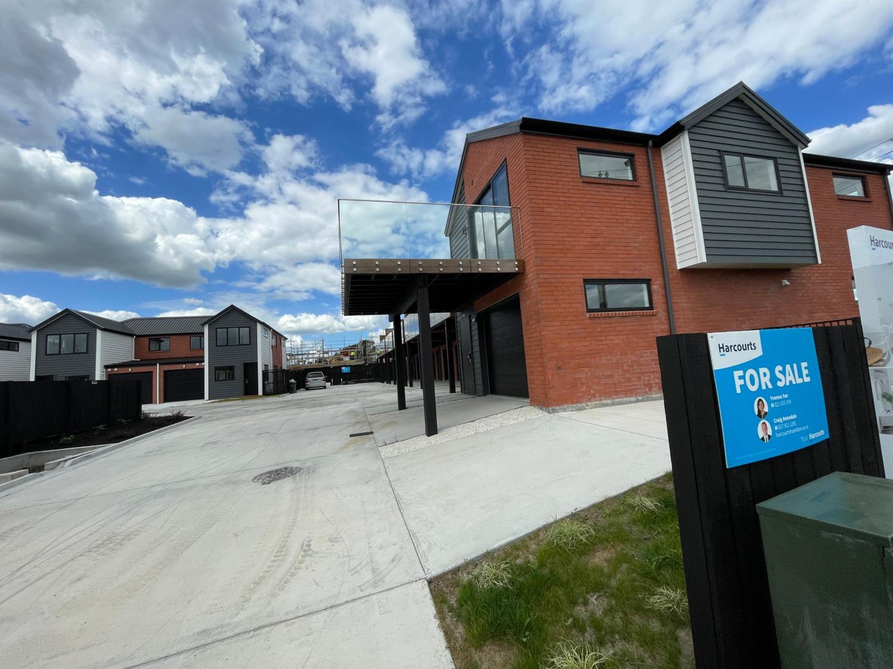 Nice New 3 bedroom Townhouse U4