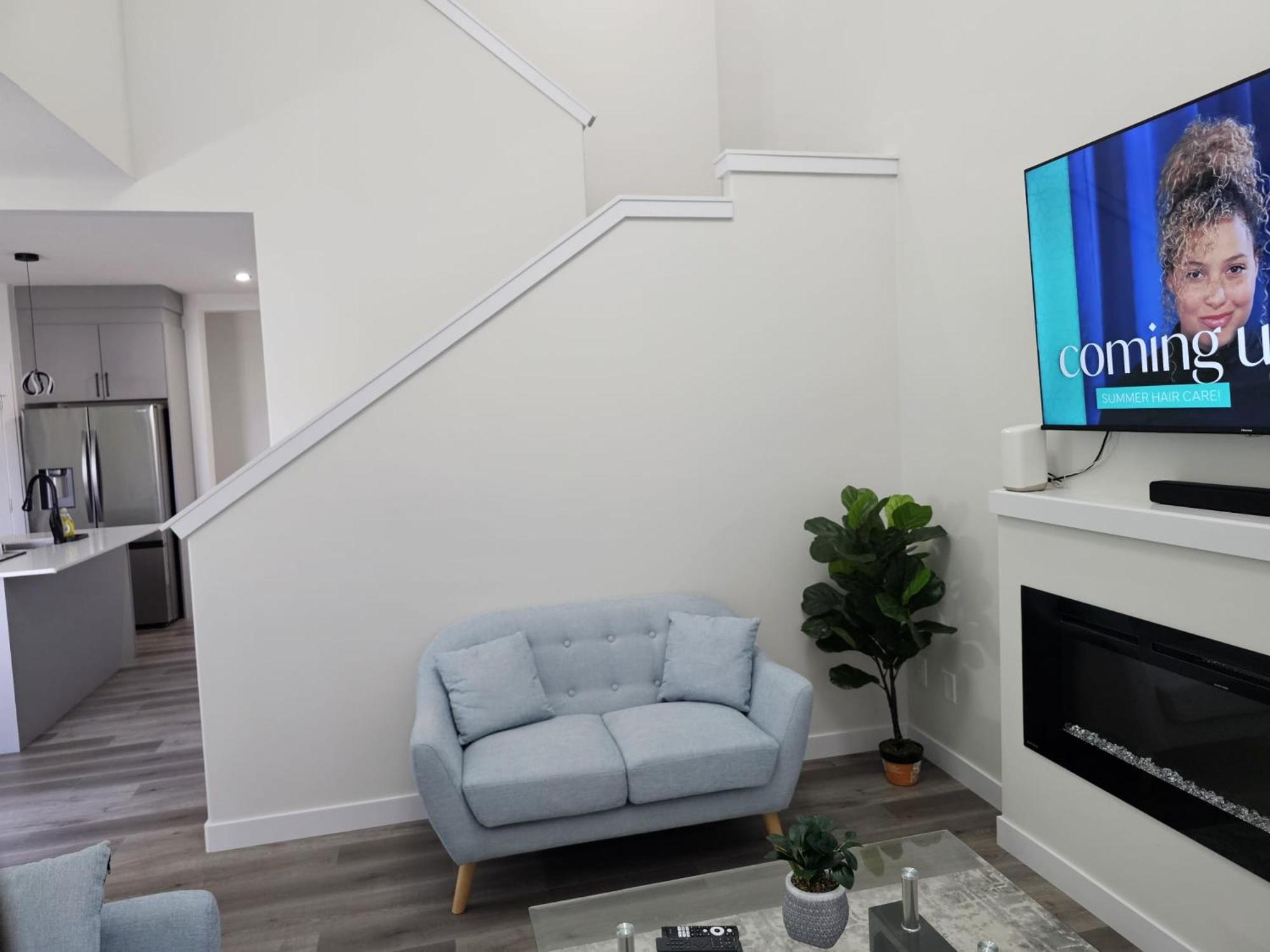 Sleek Home in Trendy Community at SW, Edmonton