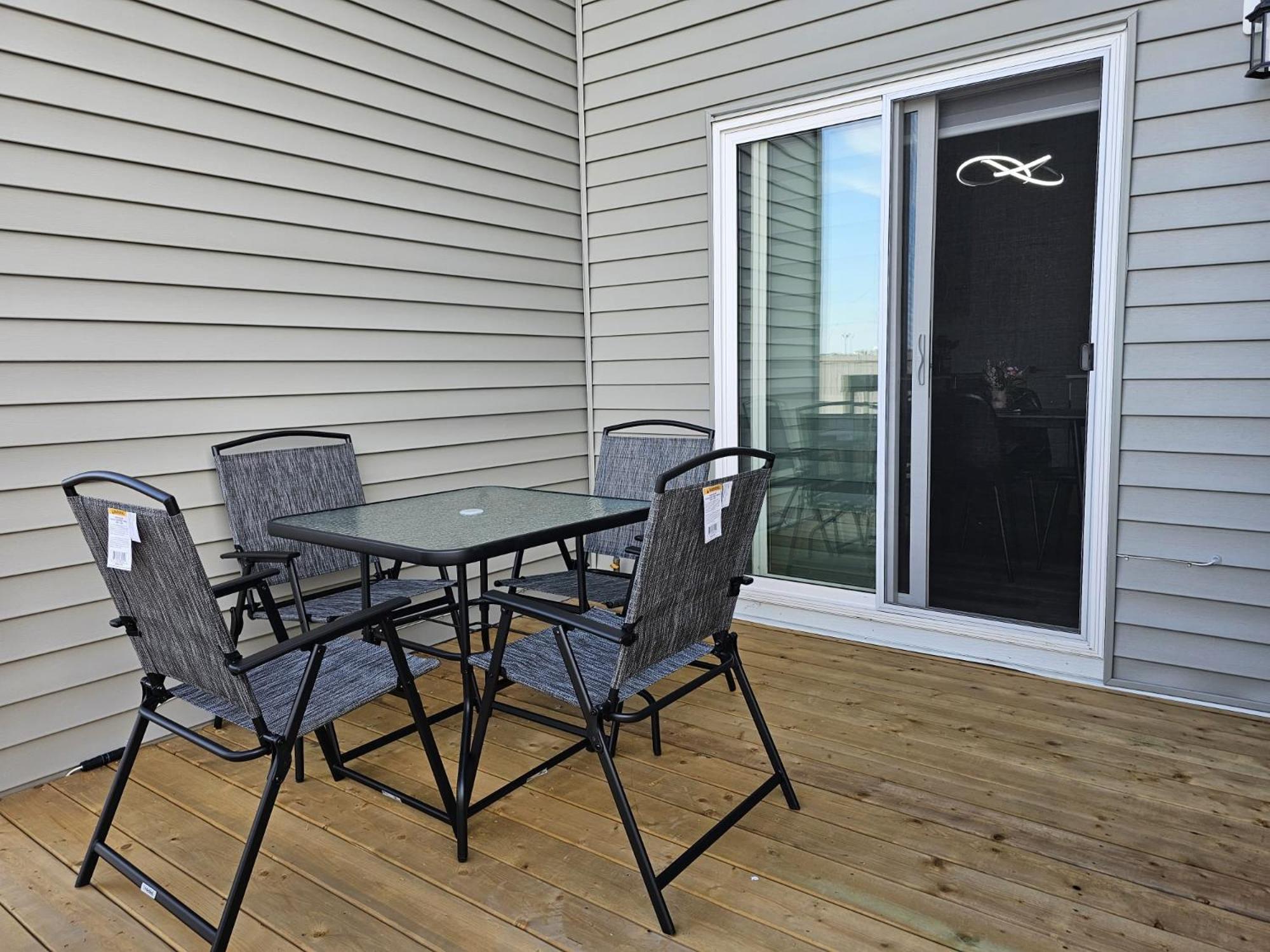 Sleek Home in Trendy Community at SW, Edmonton