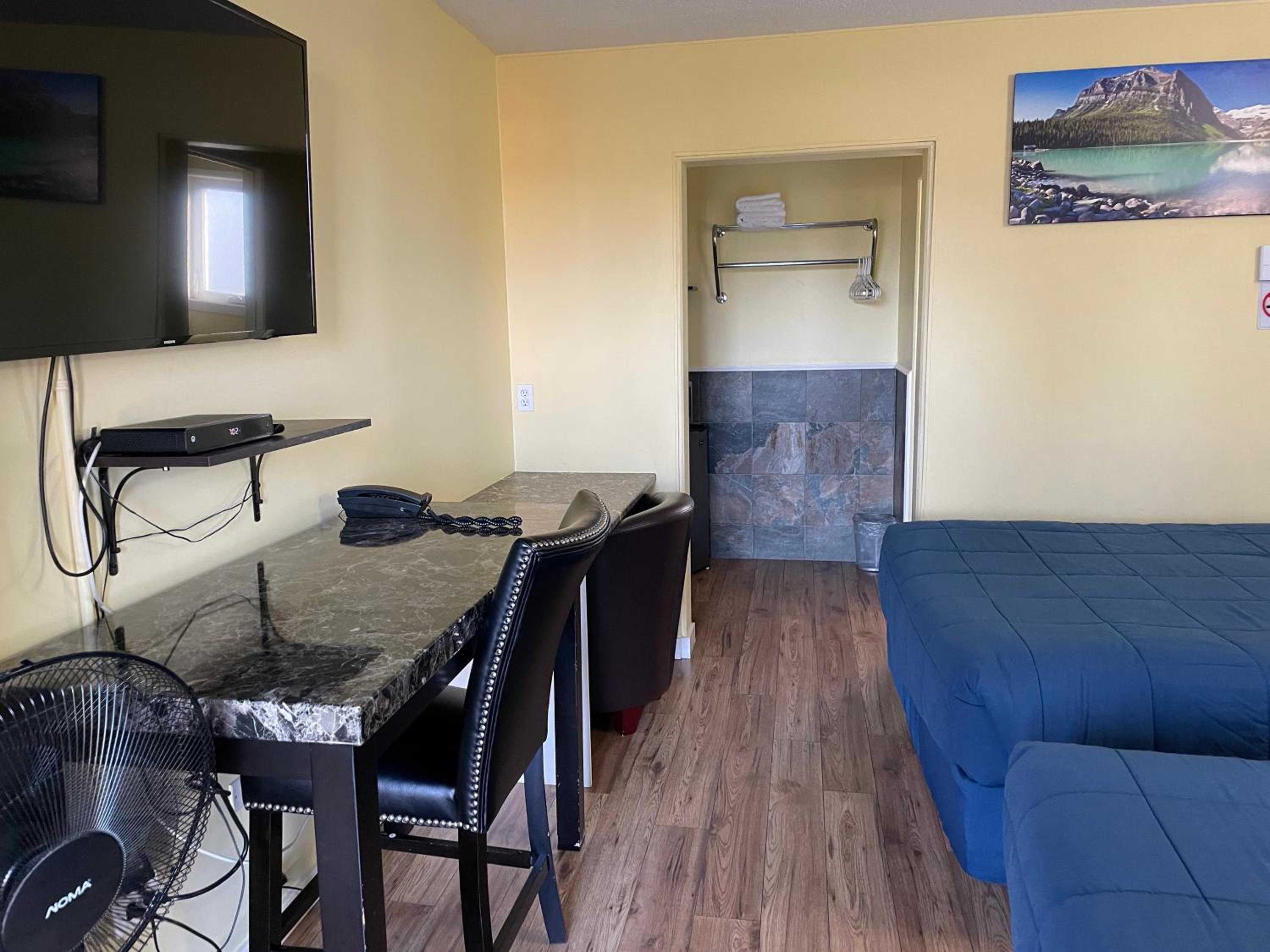 Port-O-Call Inn