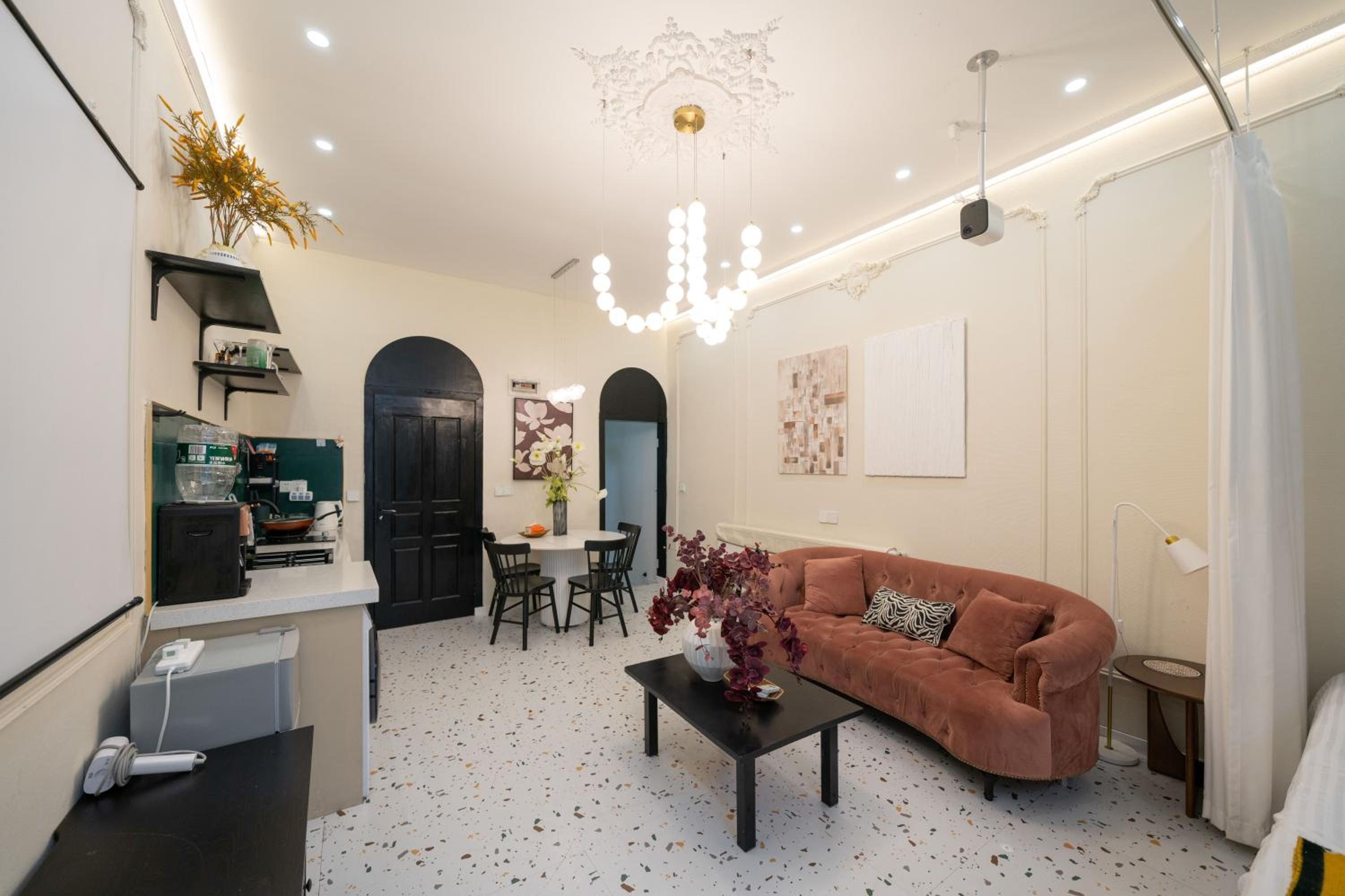 Shanghai Downtown Yi Du B&B - Near South Shaanxi Road Metro Station 600meters