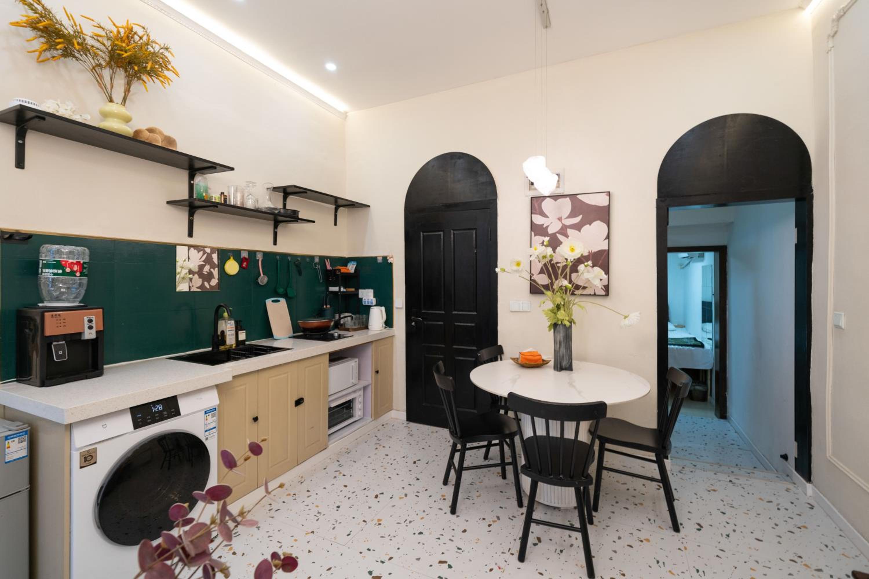 Shanghai Downtown Yi Du B&B - Near South Shaanxi Road Metro Station 600meters