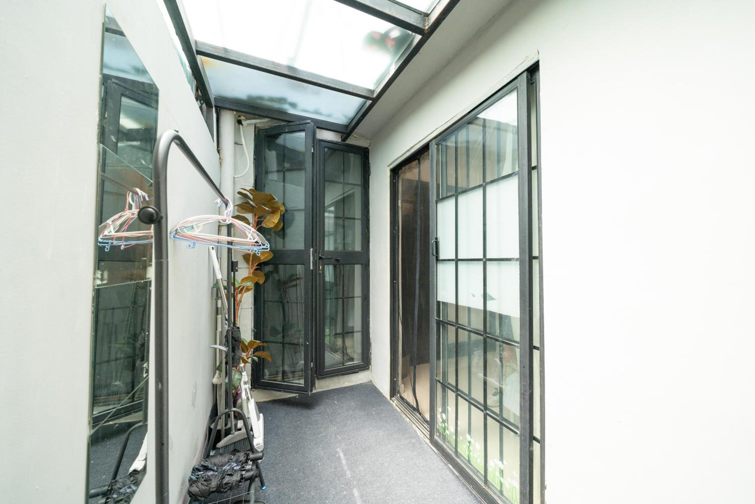 Shanghai Downtown Yi Du B&B - Near South Shaanxi Road Metro Station 600meters