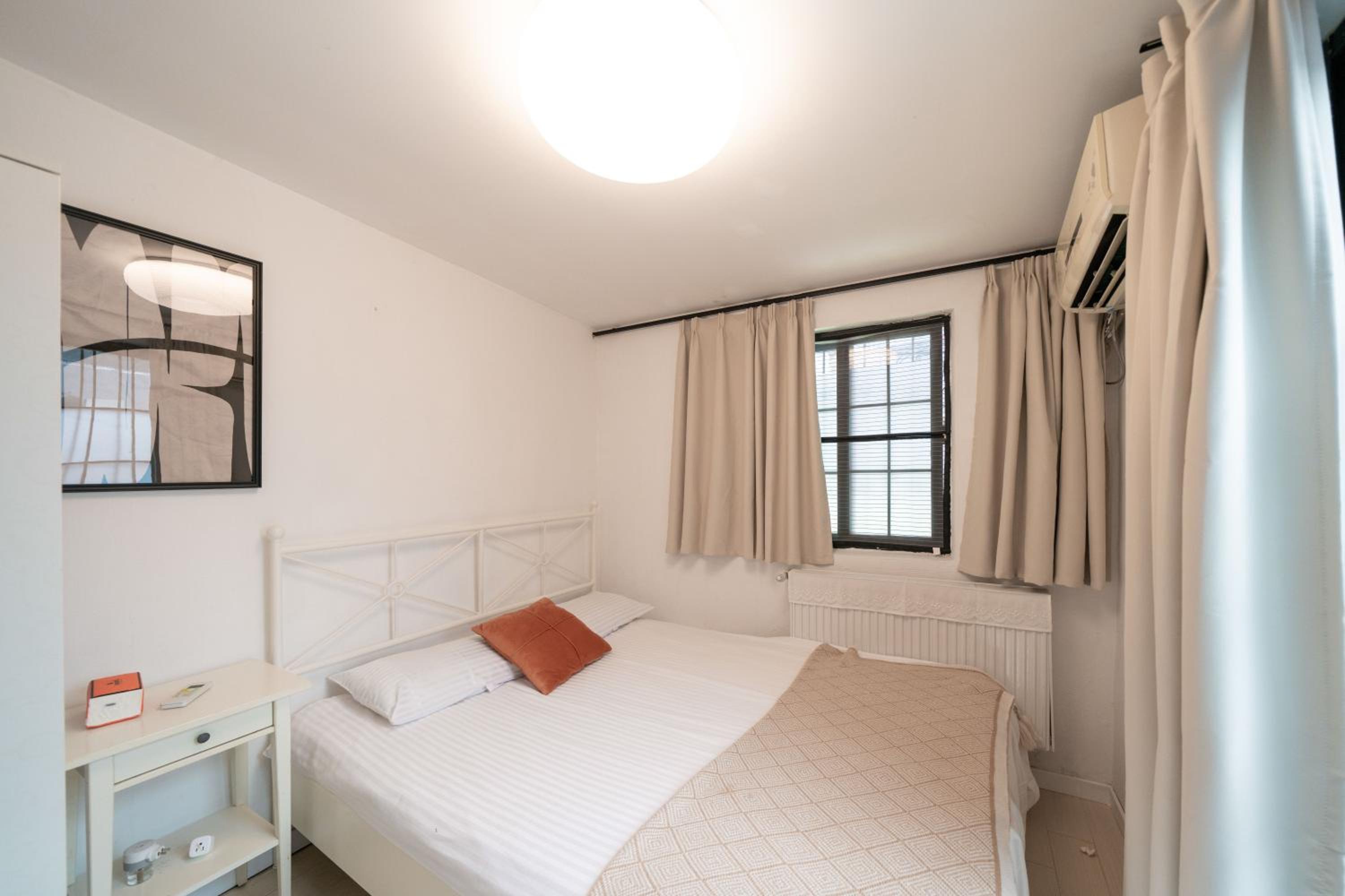 Shanghai Downtown Yi Du B&B - Near South Shaanxi Road Metro Station 600meters