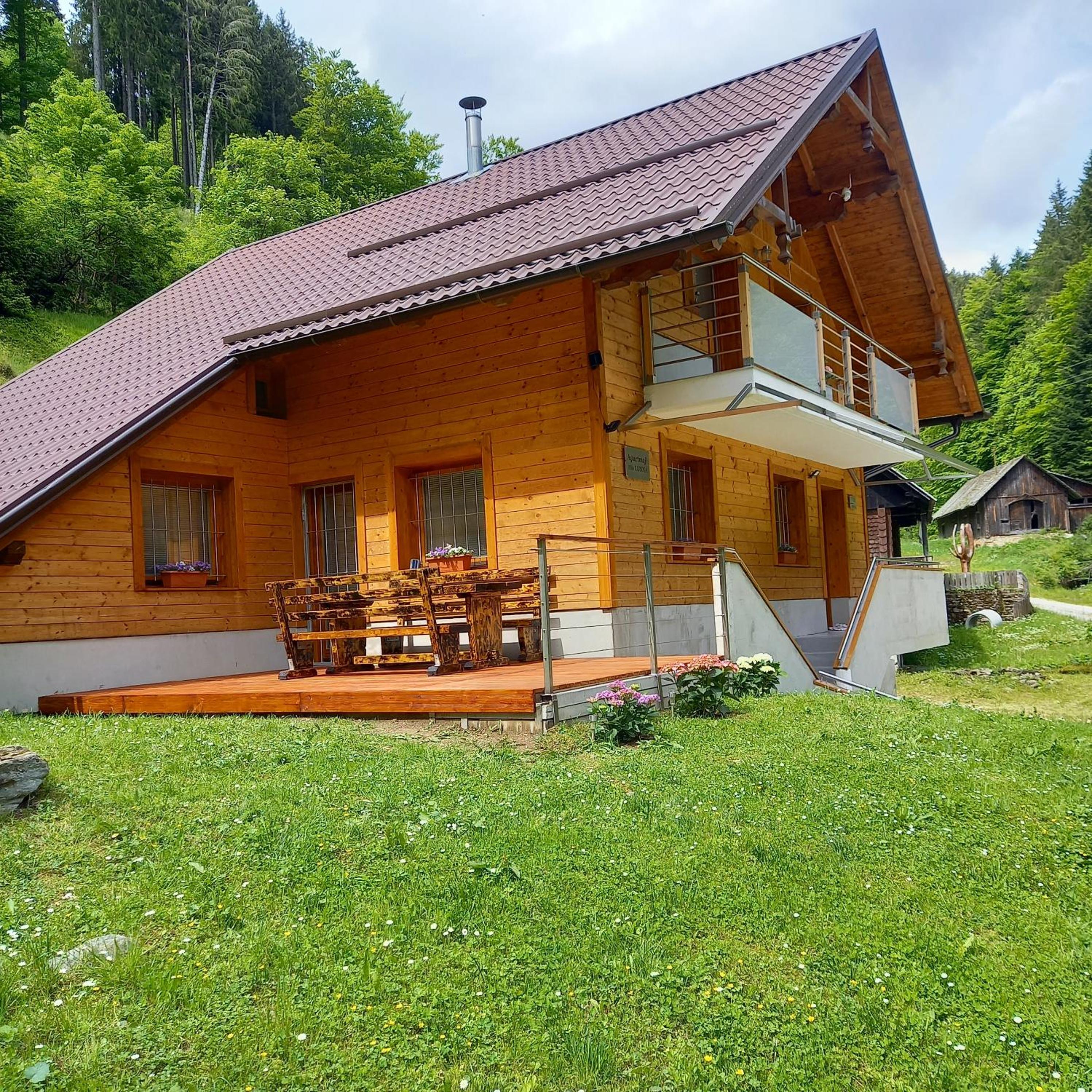 Hiša Lunna - Apartments in a Forest Paradise view 2
