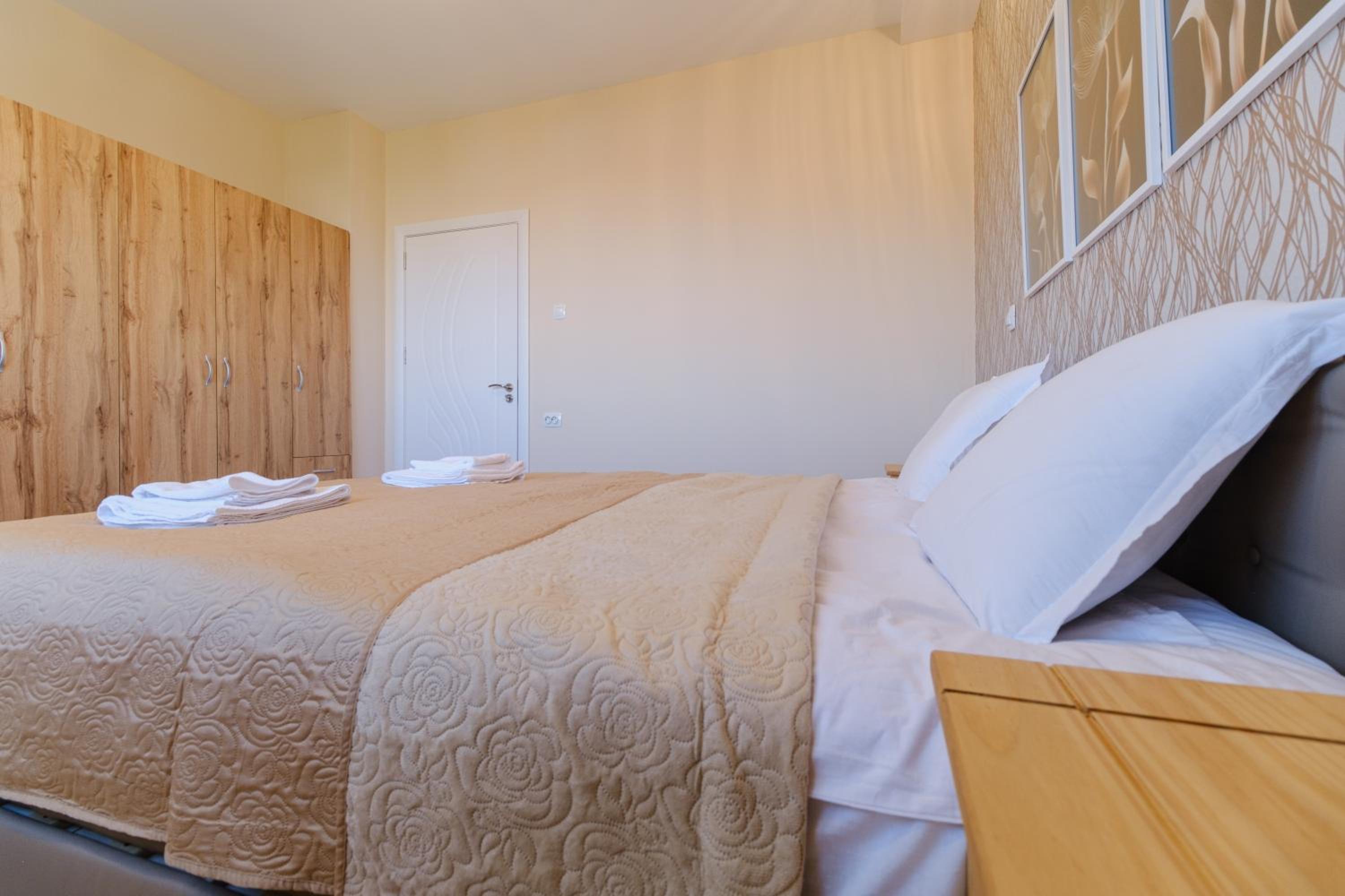 Spacious 1-bedroom Apartment