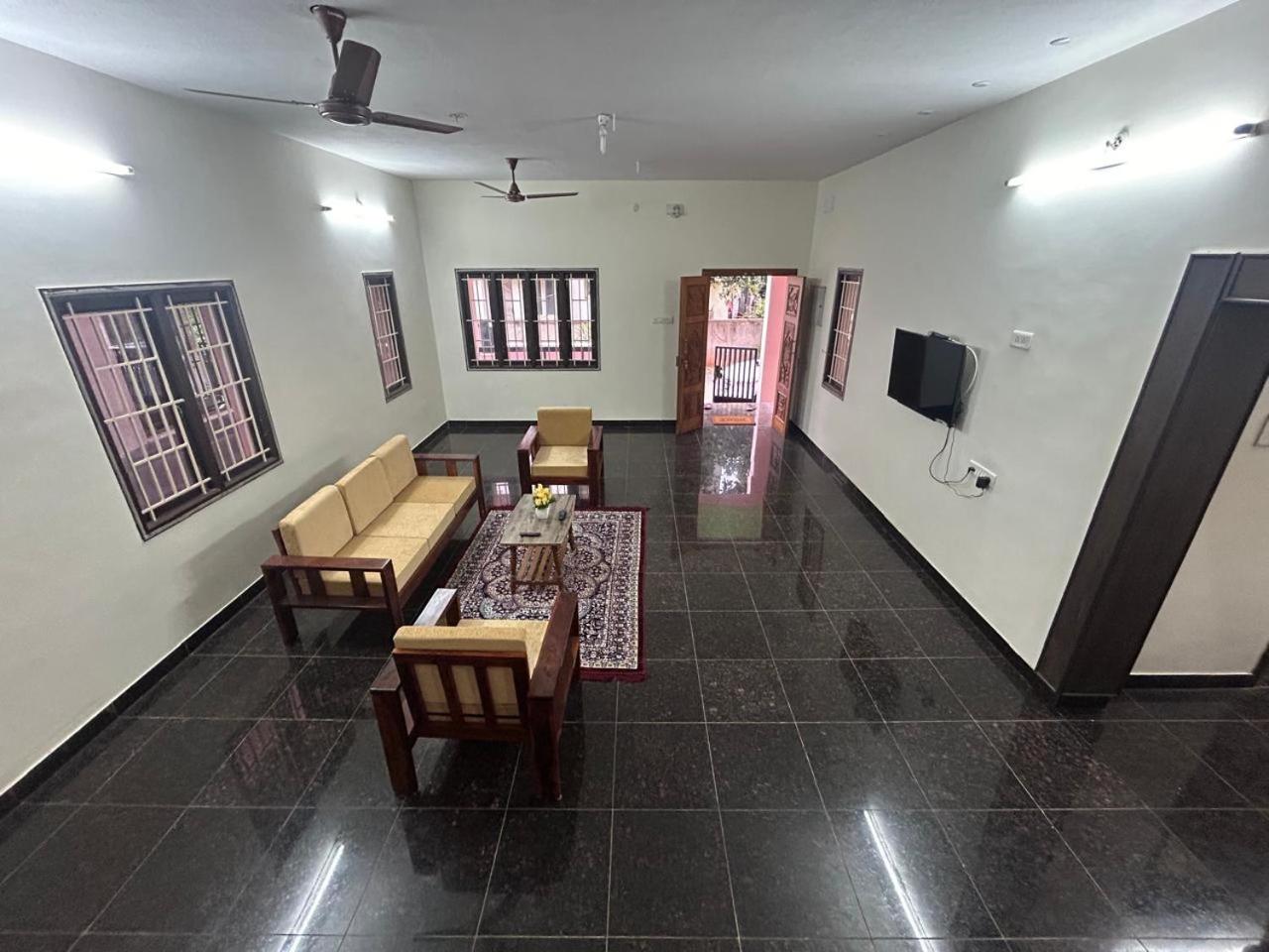 PlushStays Service Apartment