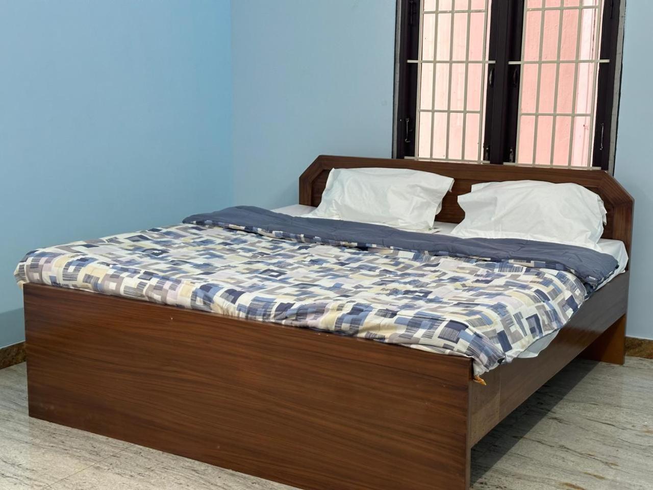 PlushStays Service Apartment