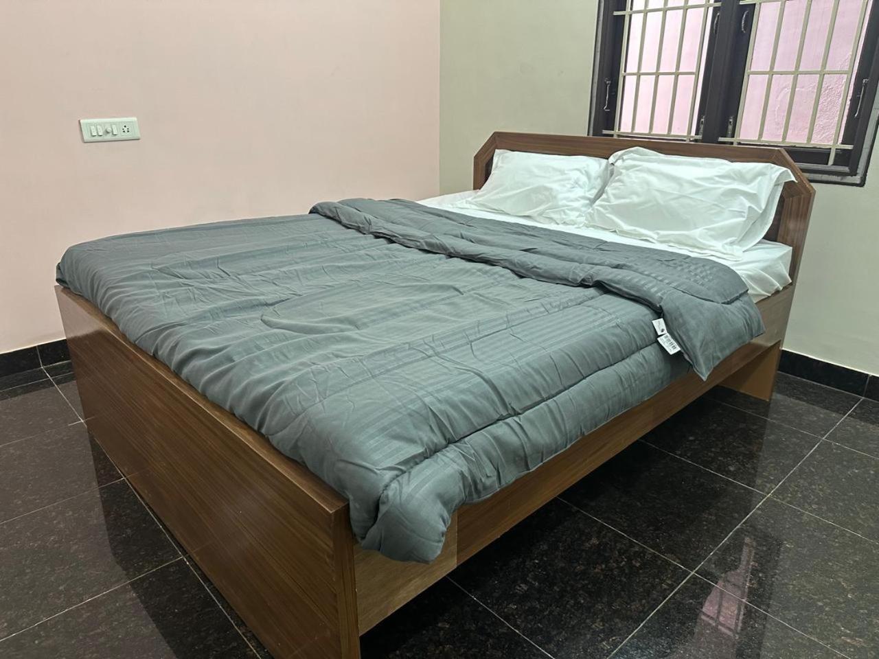 PlushStays Service Apartment