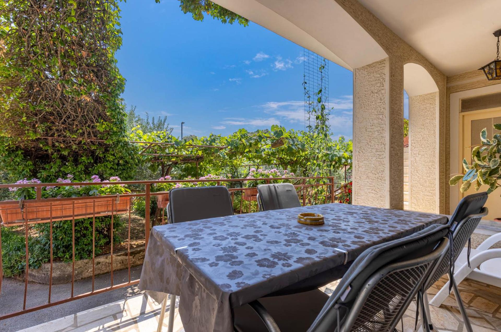 Palman apartments with Free Parking view 2