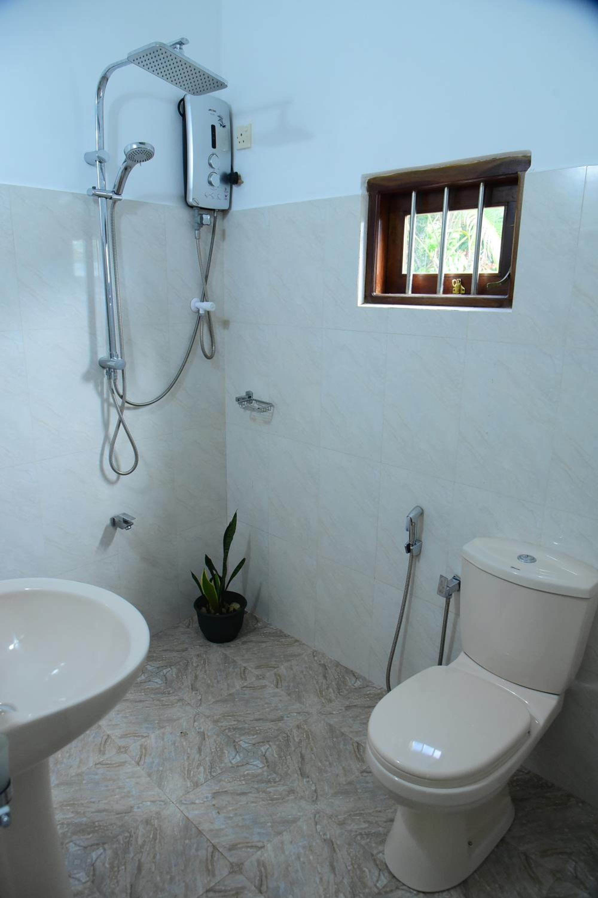 Tranz Kuin Villa view 3