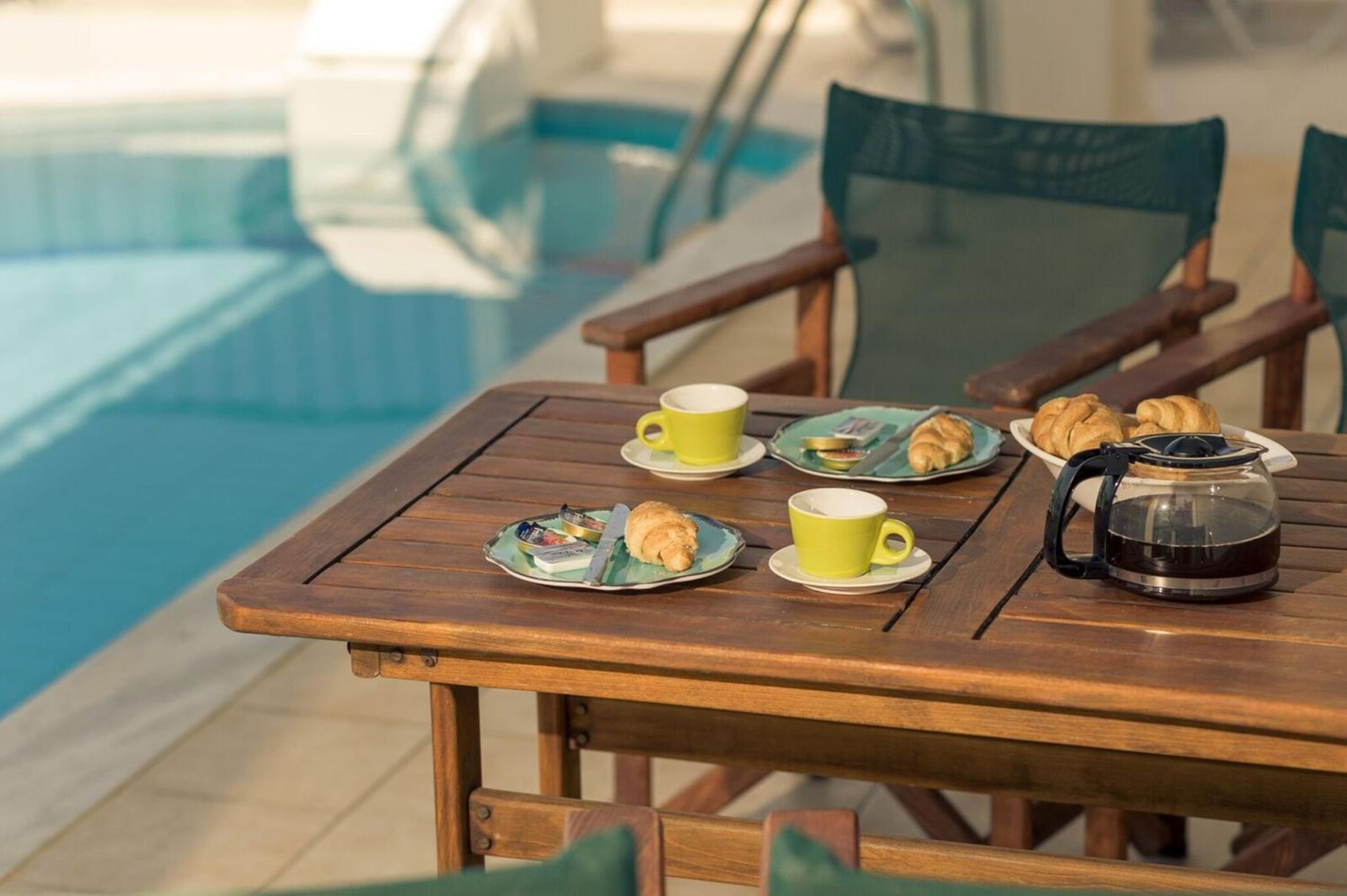 Elegant Villa in Planos + Private Pool. photo 2