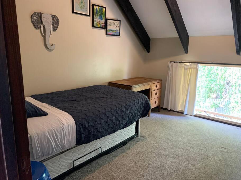 Lake Escape-stunning views and close to town