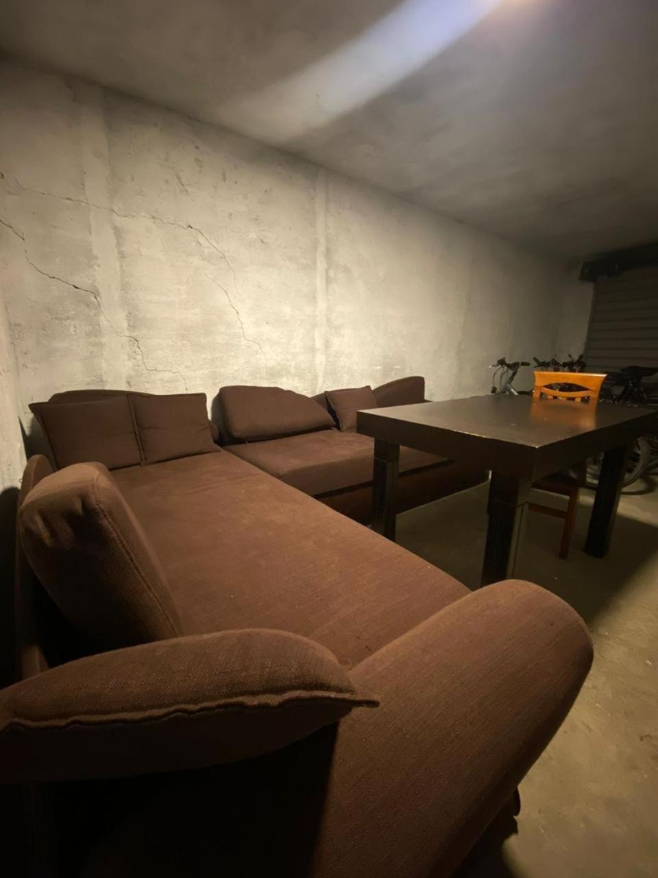 Hostel 2VB