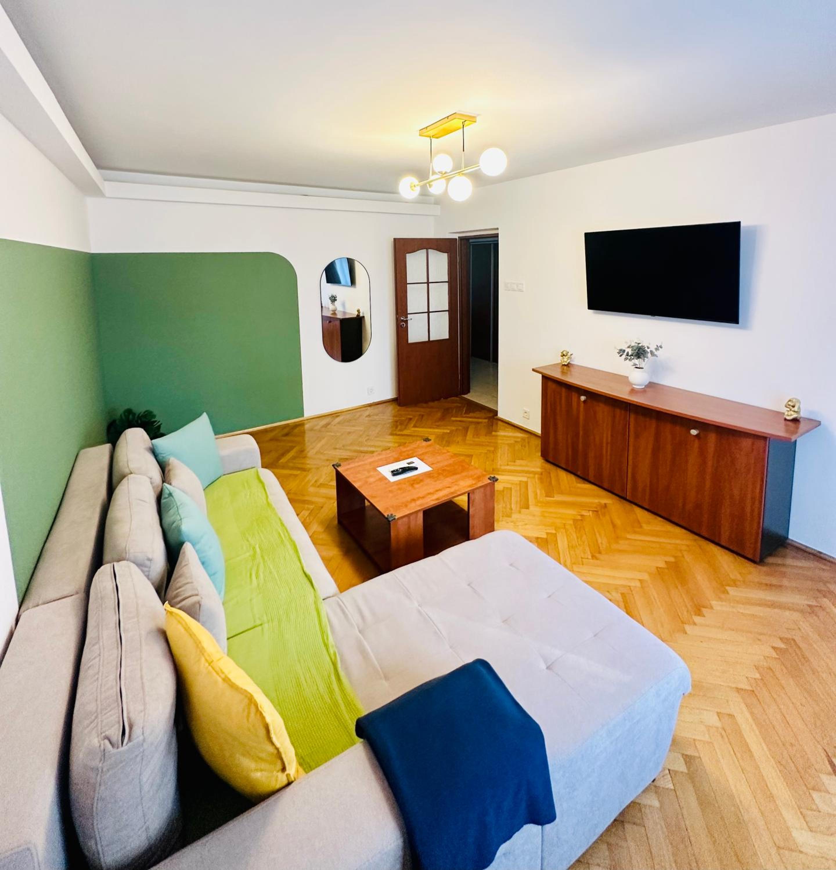 Elegant, Airy & Comfortable 2BR with Parking Parliament view 2