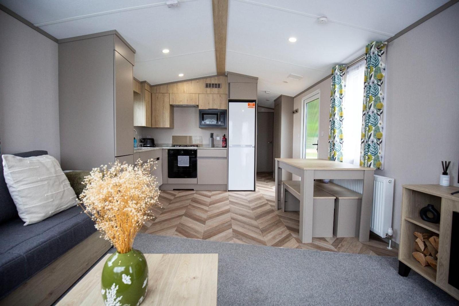 Grantown Get Away - SJA Stays - Modern 2 Bed Static view 4