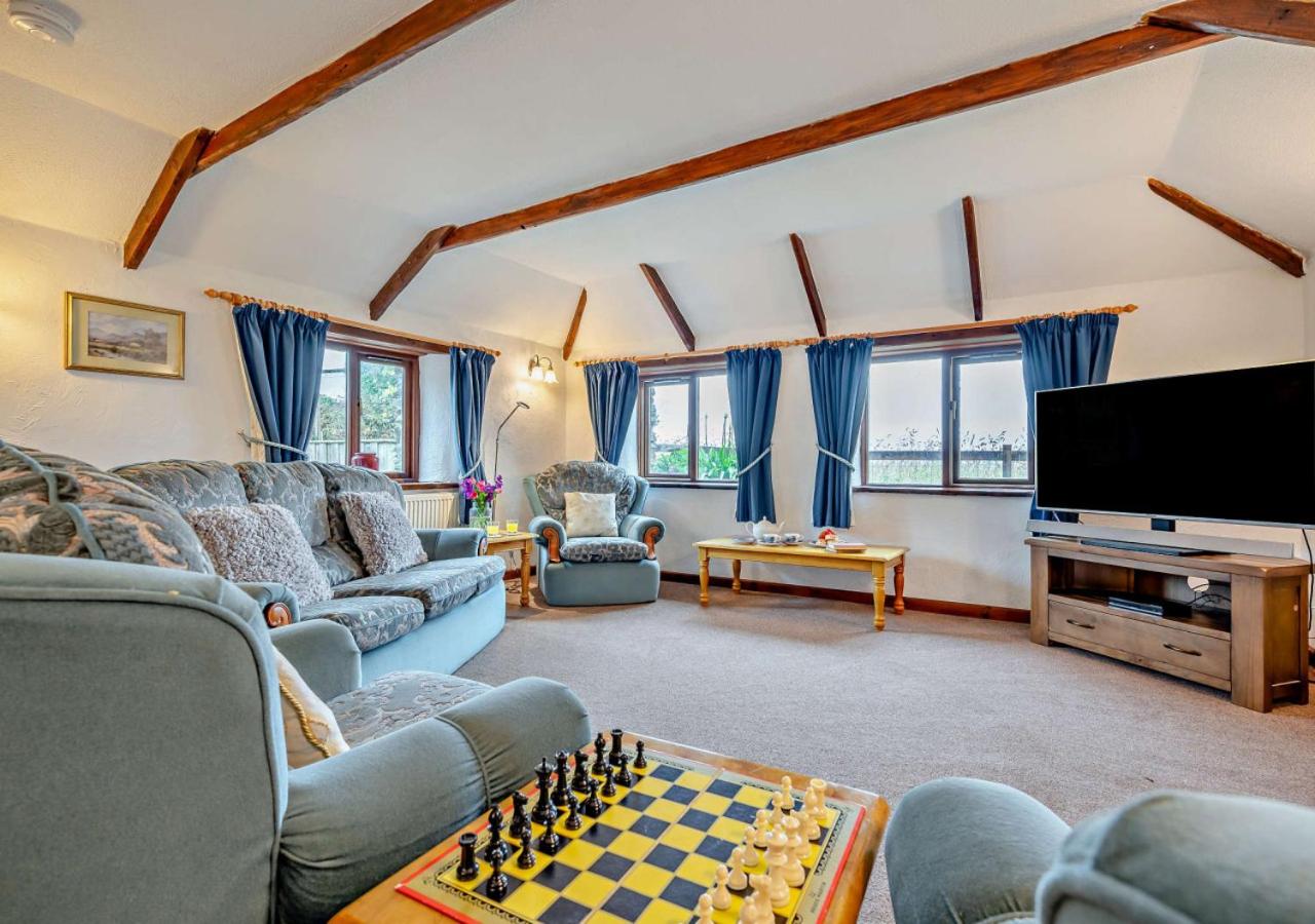 2 Bed in Padstow oc-w3658