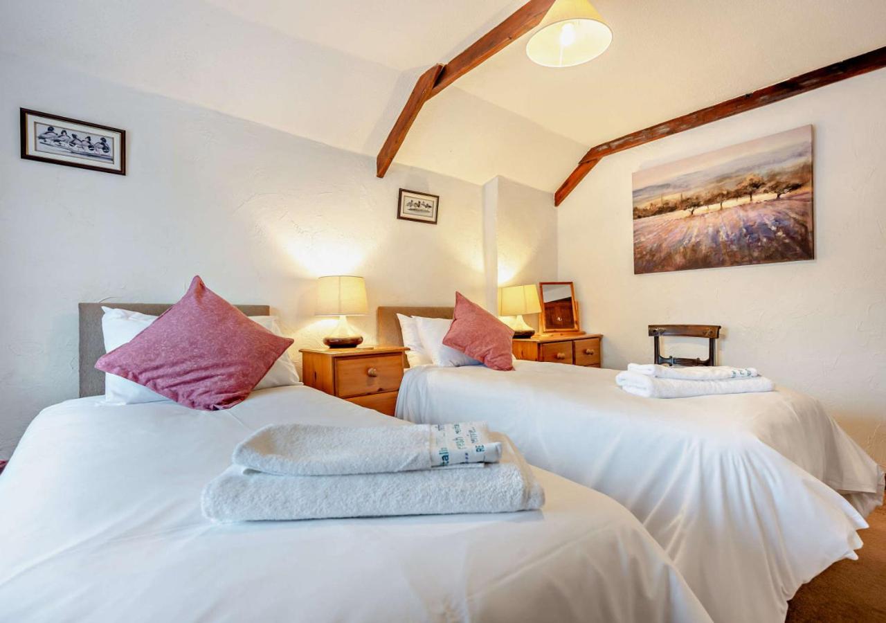 2 Bed in Padstow oc-w3658