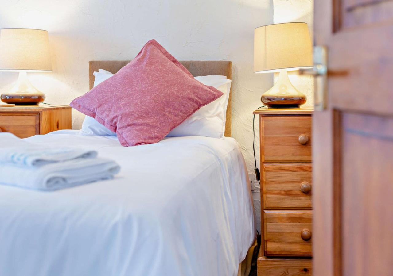 2 Bed in Padstow oc-w3658
