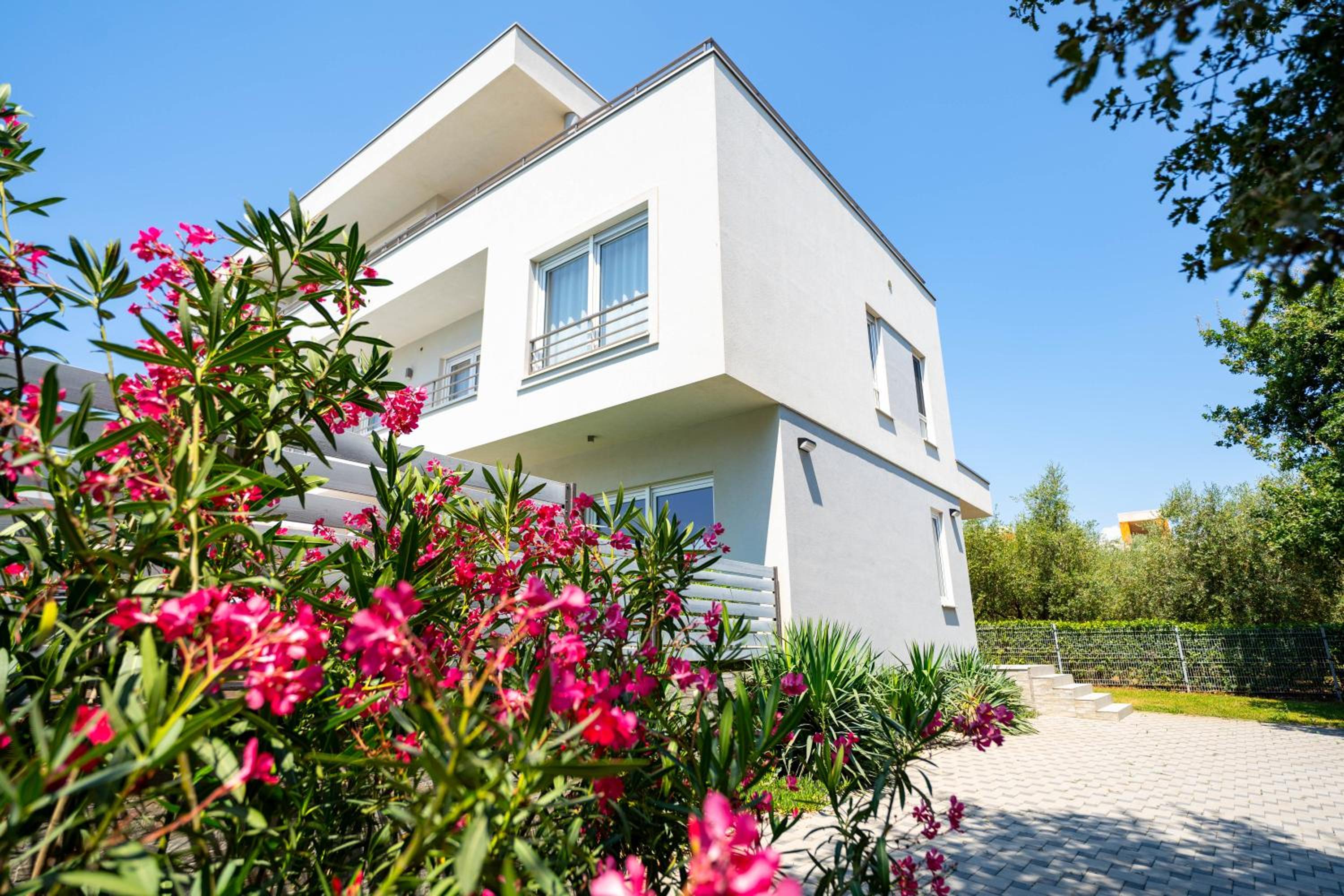 Hotel Villa Chillax Inn - Image 1