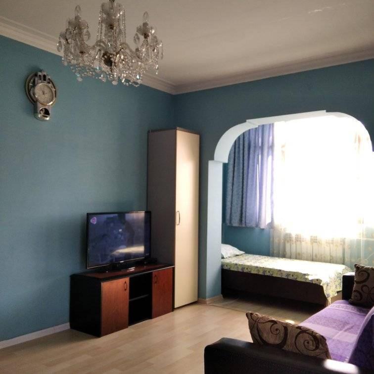 Appartement 2 rooms and kitchen, bathroom, WC, everything is furnished