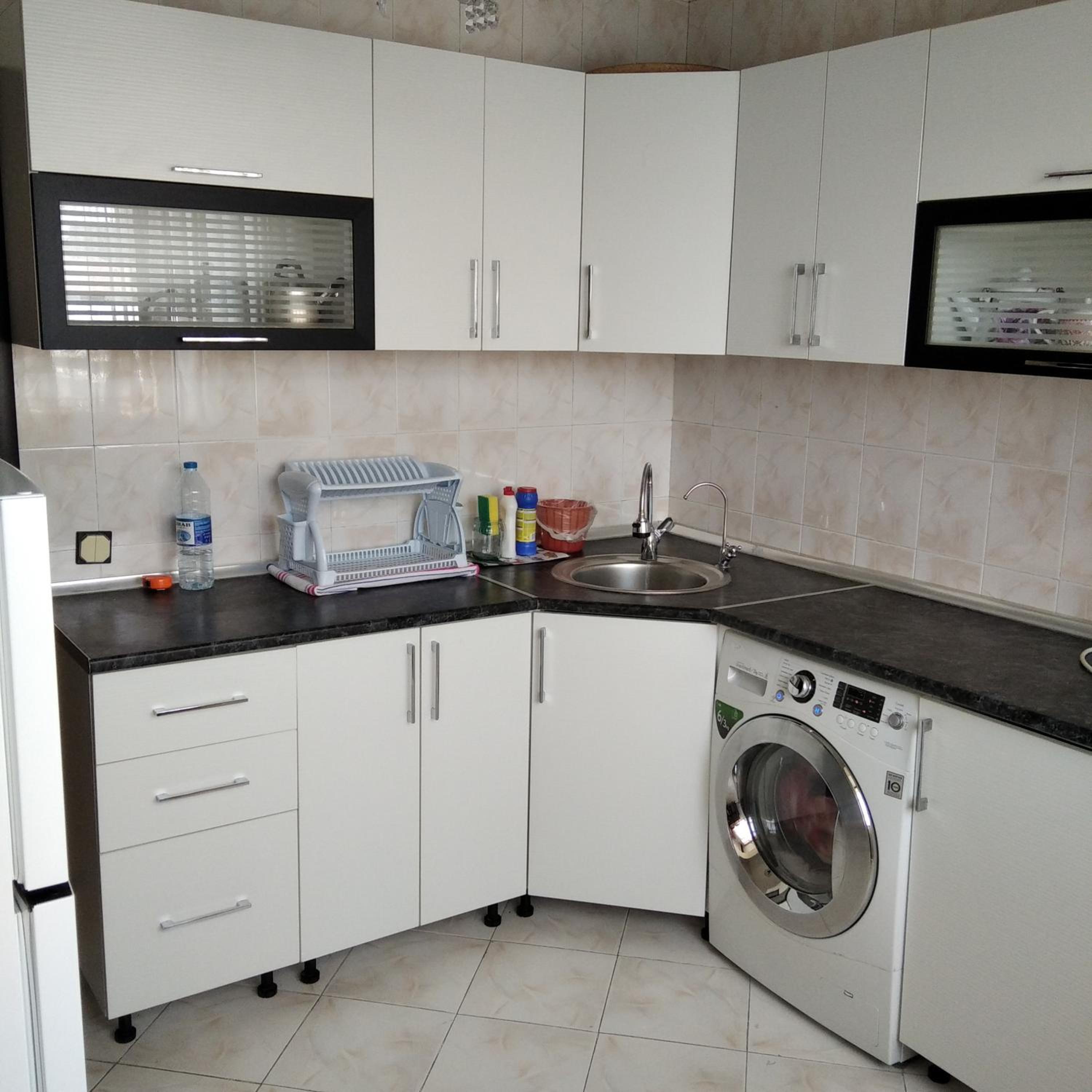 Appartement 2 rooms and kitchen, bathroom, WC, everything is furnished