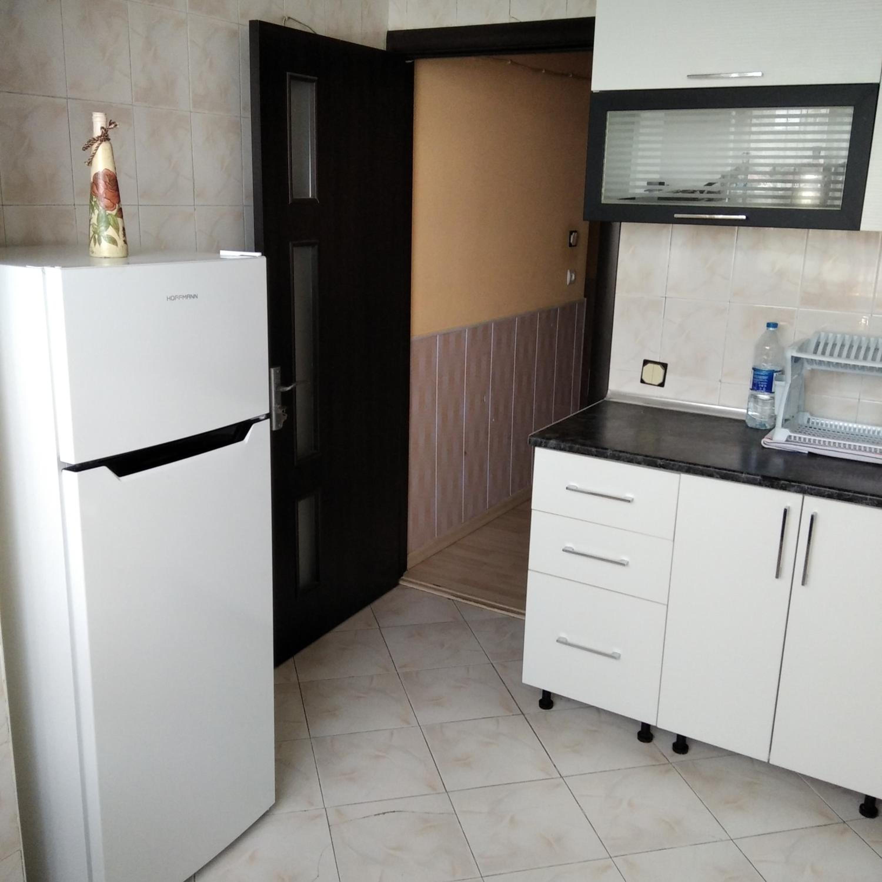 Appartement 2 rooms and kitchen, bathroom, WC, everything is furnished