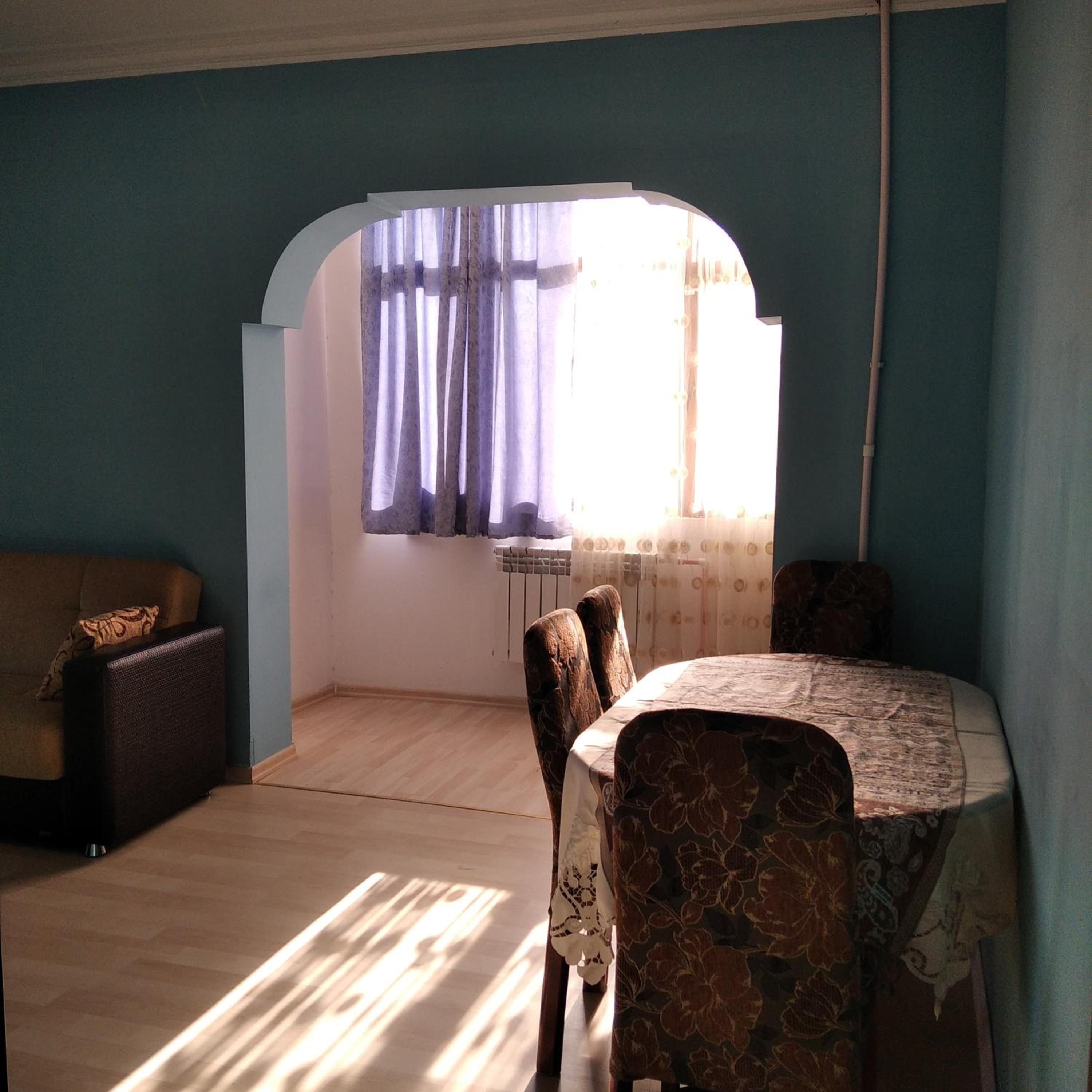 Appartement 2 rooms and kitchen, bathroom, WC, everything is furnished