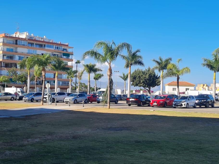 Cerca AGP, Céntrico, Piscinas , Playa, Confortable photo 3