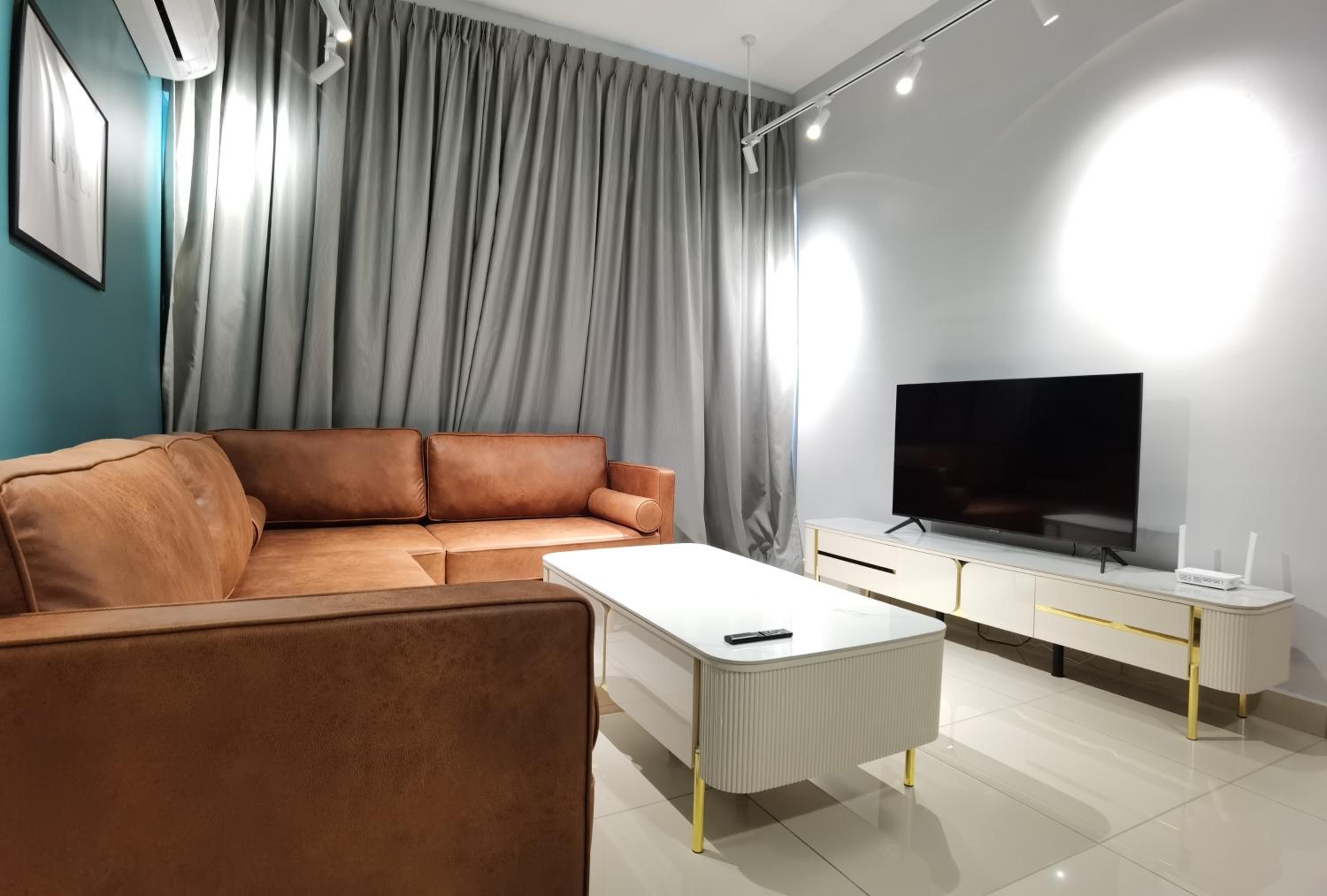Comfy Luxury 5 Star bed & sofa 3R2B 2carpark WiFi photo 1