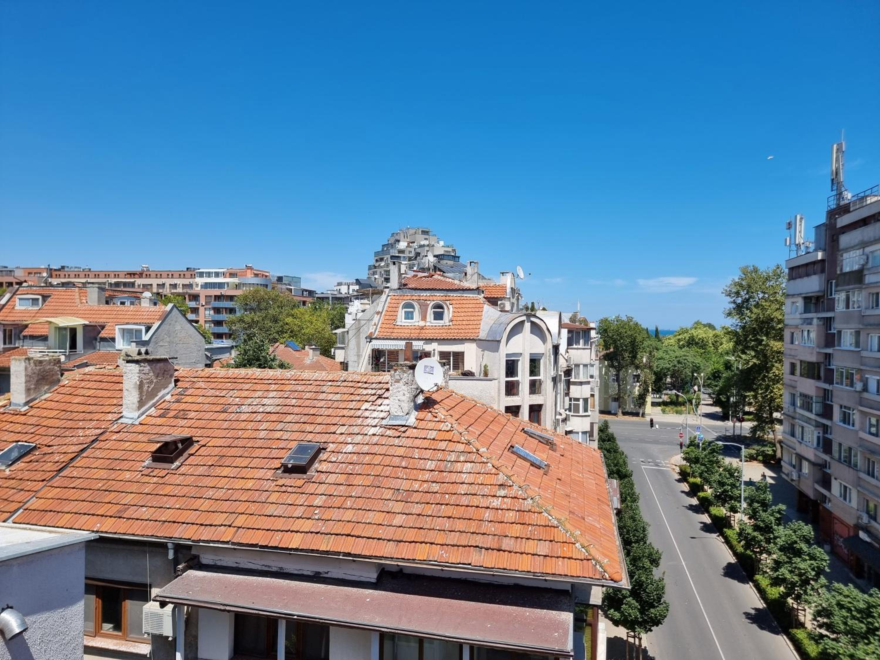 Two-Floor Sunny Apartment in City Centre