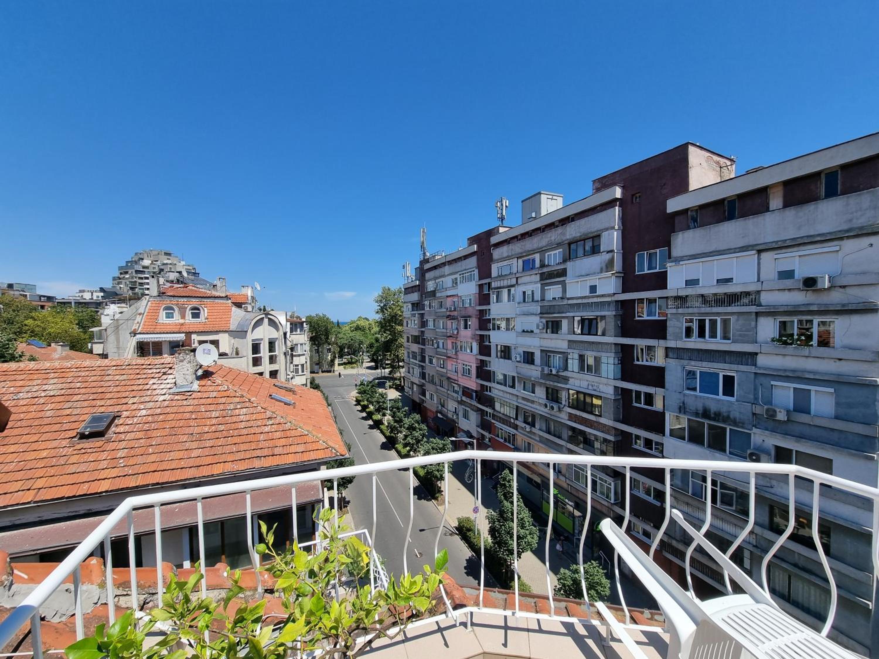 Two-Floor Sunny Apartment in City Centre