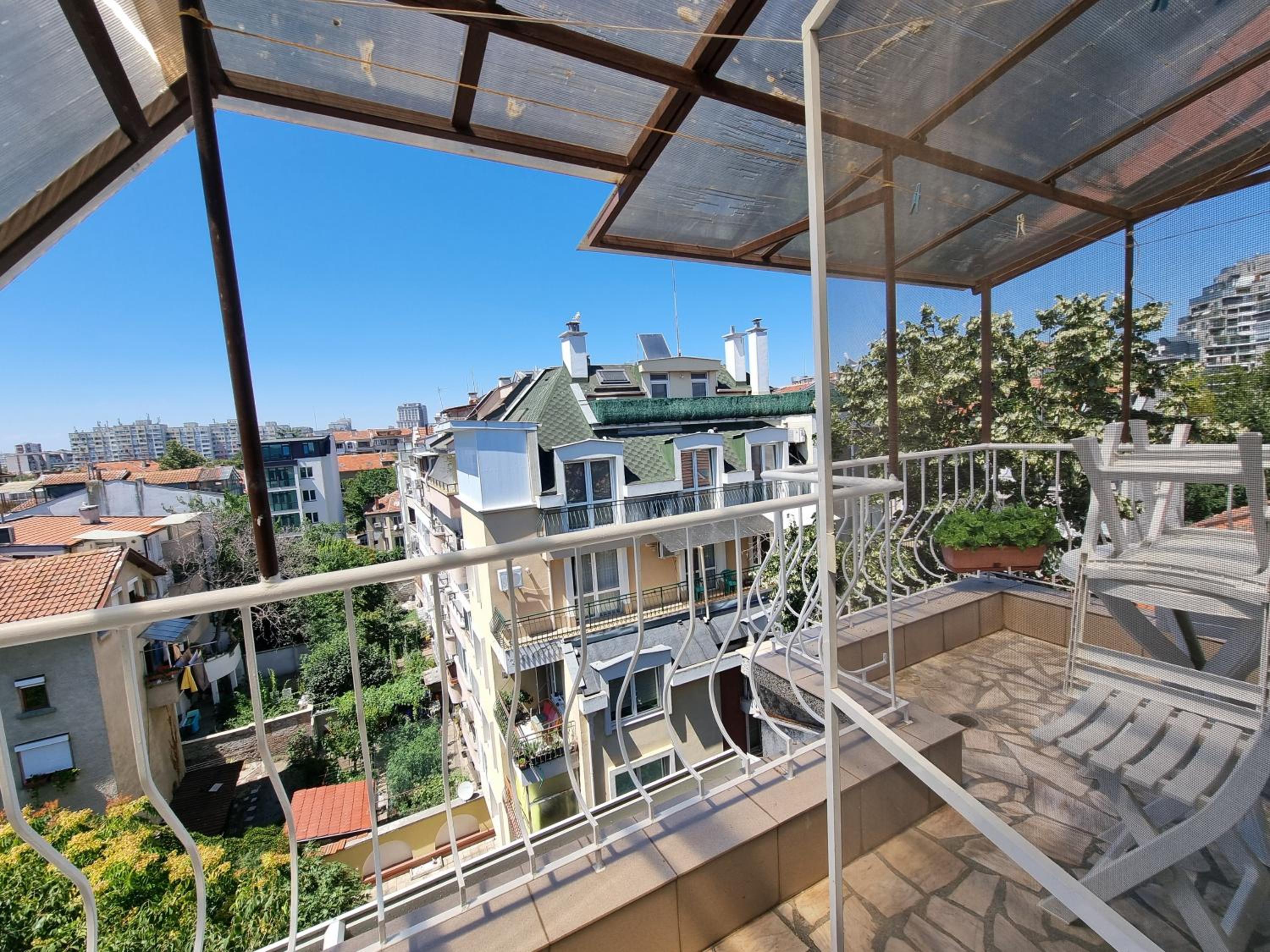 Two-Floor Sunny Apartment in City Centre